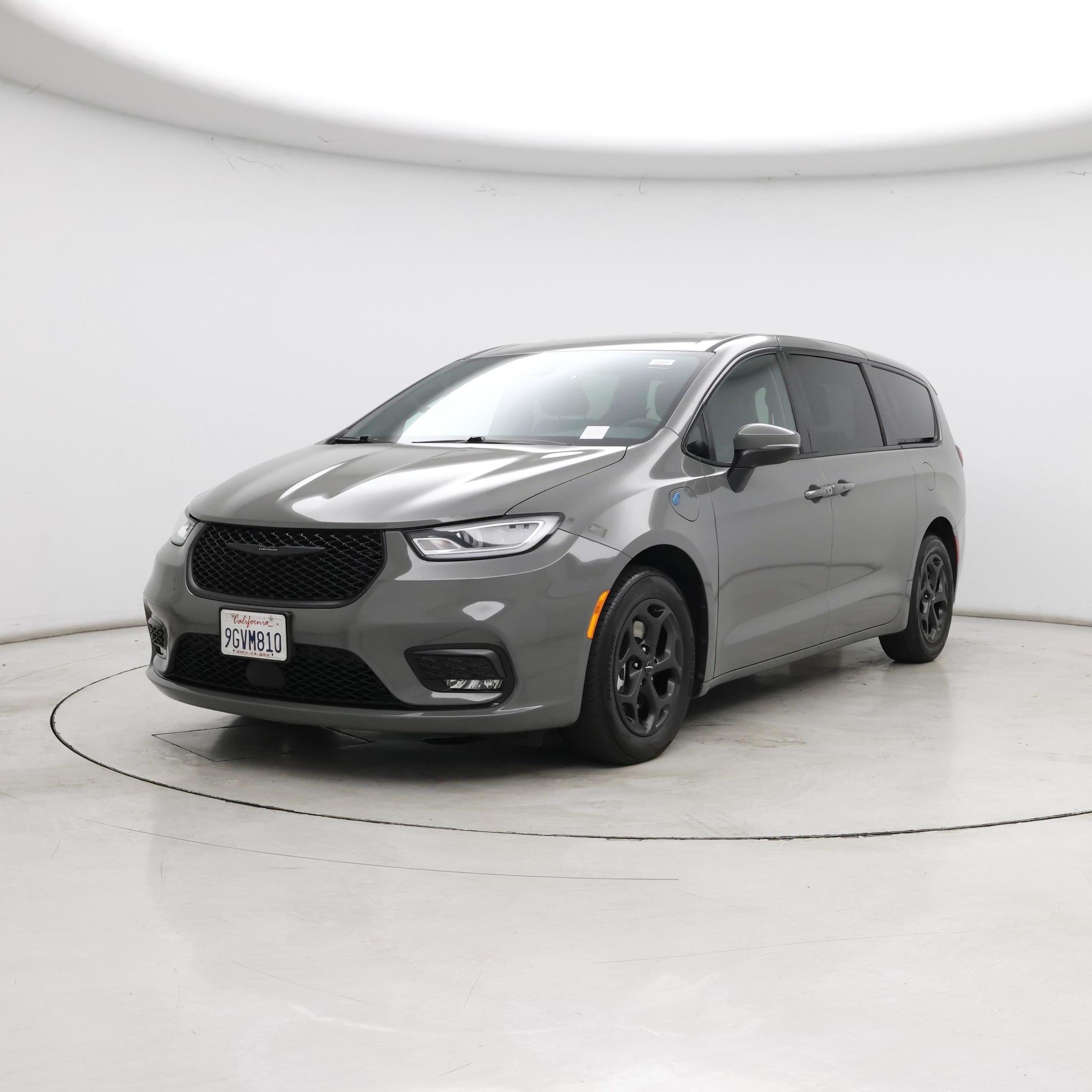 Thumbnail: 2023 Chrysler Pacifica - 4