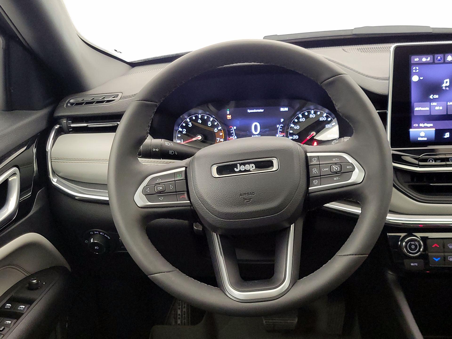 Thumbnail: 2023 Jeep Compass - 10