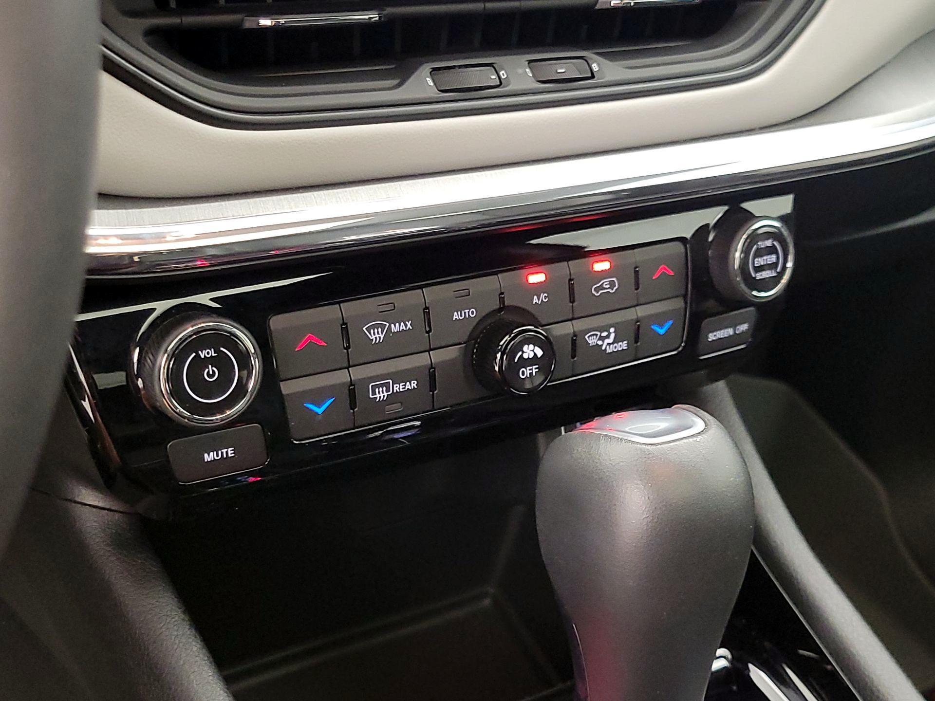 Thumbnail: 2023 Jeep Compass - 16