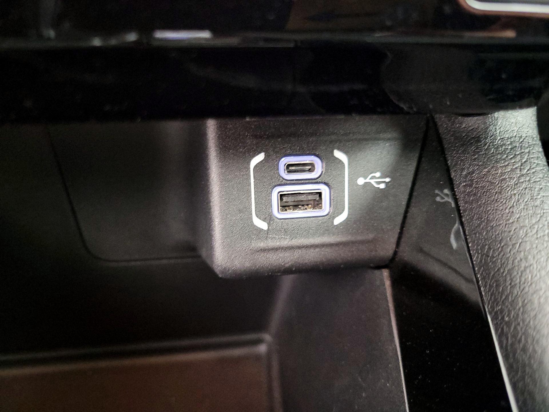 Thumbnail: 2023 Jeep Compass - 18
