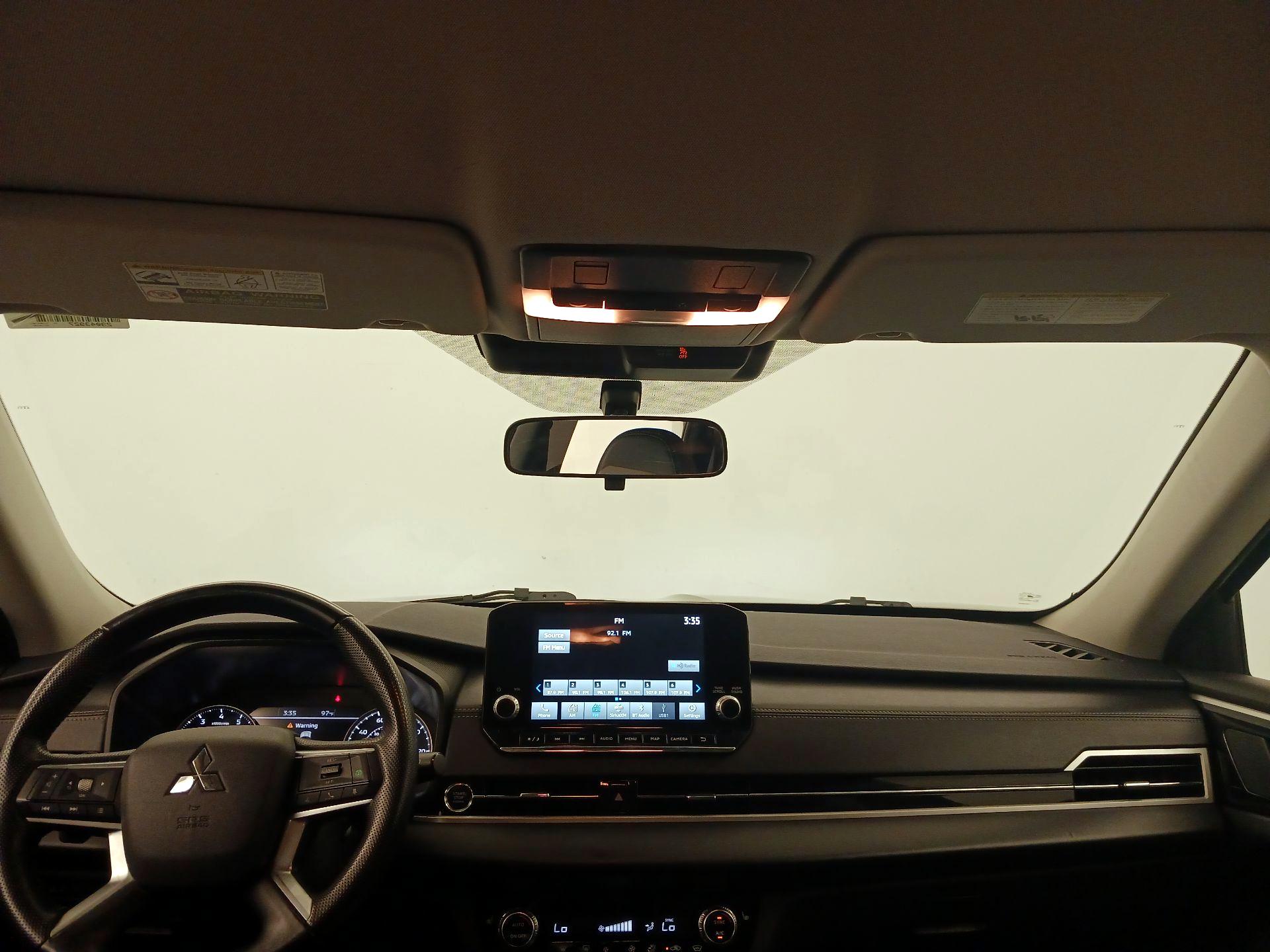 Thumbnail: 2024 Mitsubishi Outlander - 9