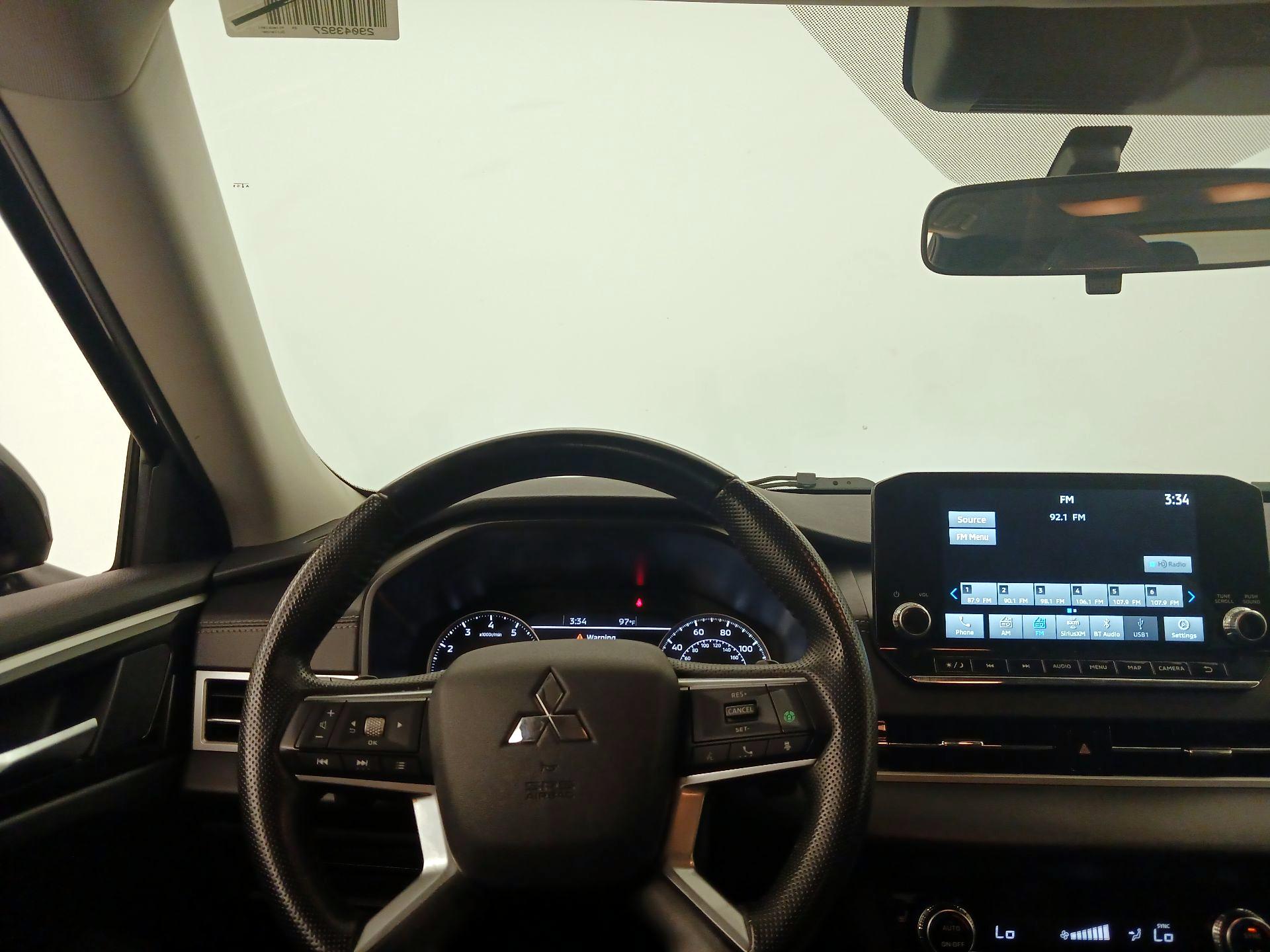 Thumbnail: 2024 Mitsubishi Outlander - 10