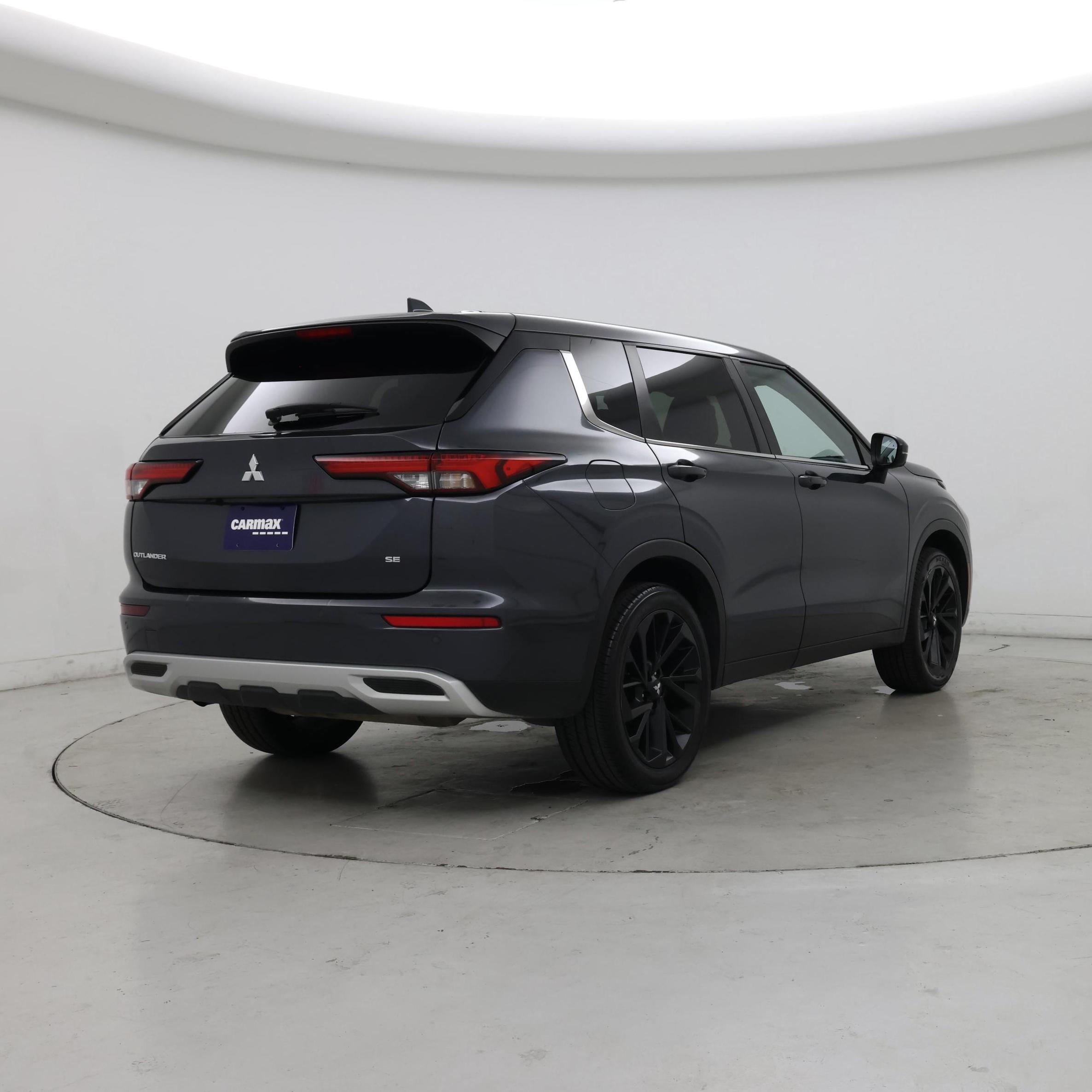 Thumbnail: 2024 Mitsubishi Outlander - 8