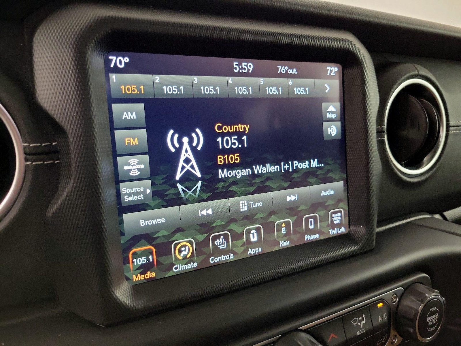 2022 Jeep Wrangler Unlimited Sahara - Photo 17