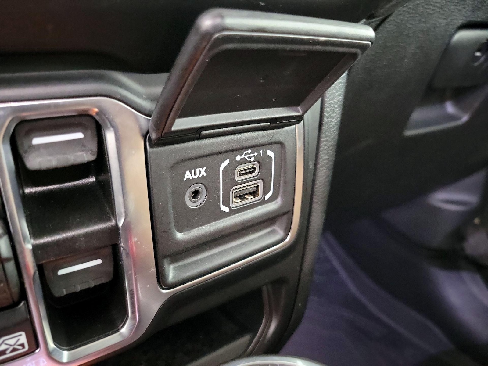 2022 Jeep Wrangler Unlimited Sahara - Photo 20