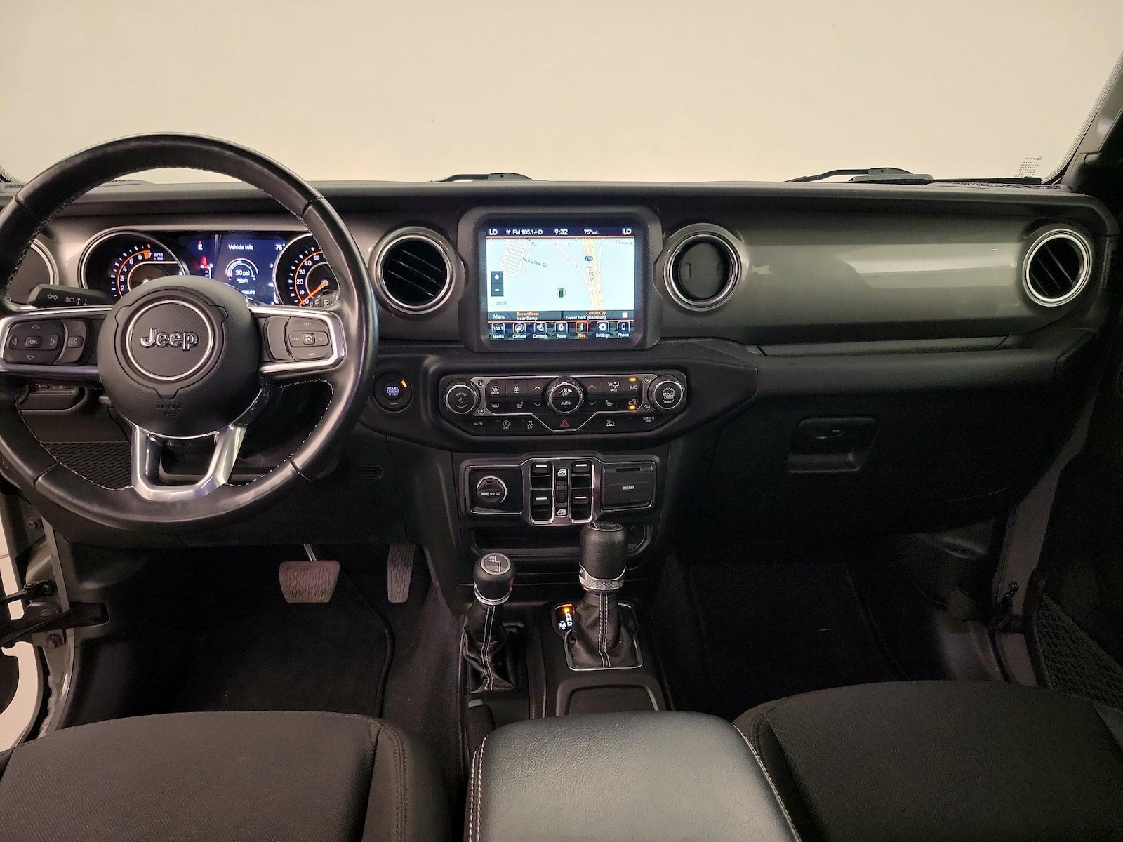 2022 Jeep Wrangler Unlimited Sahara - Photo 10
