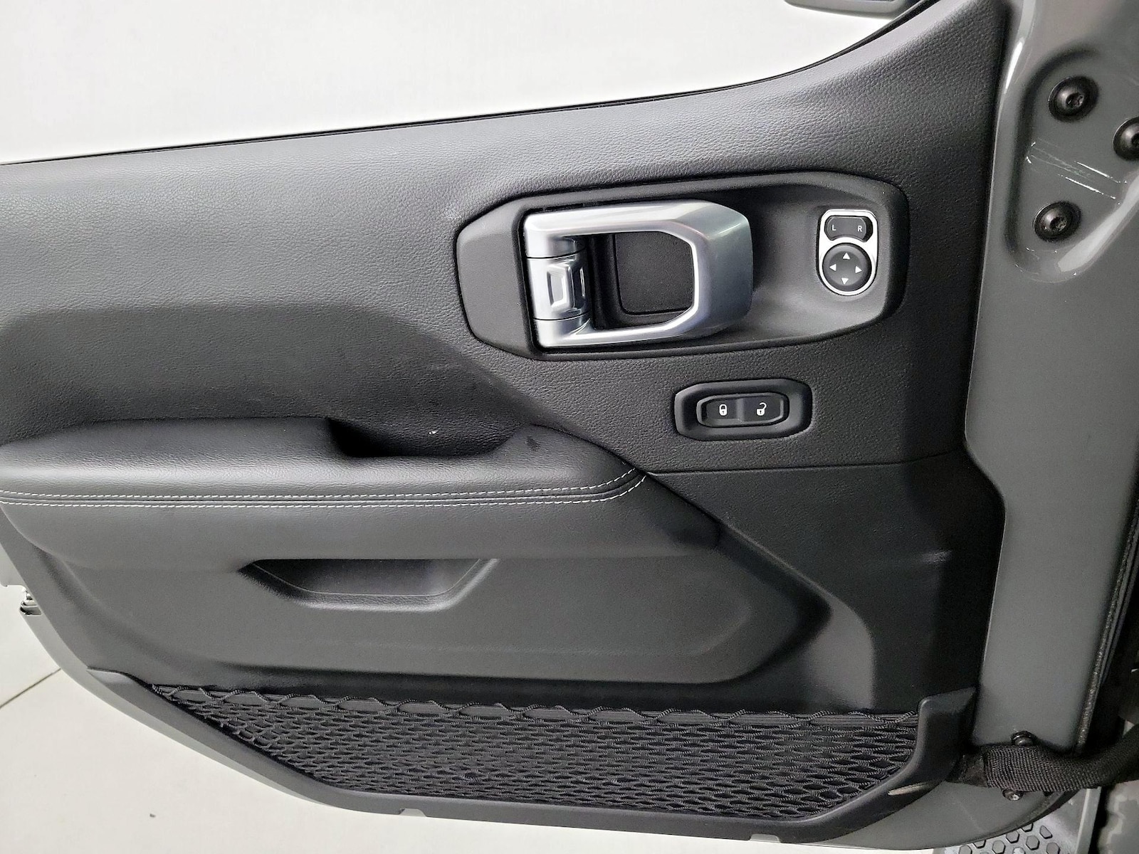 2022 Jeep Wrangler Unlimited Sahara - Photo 13