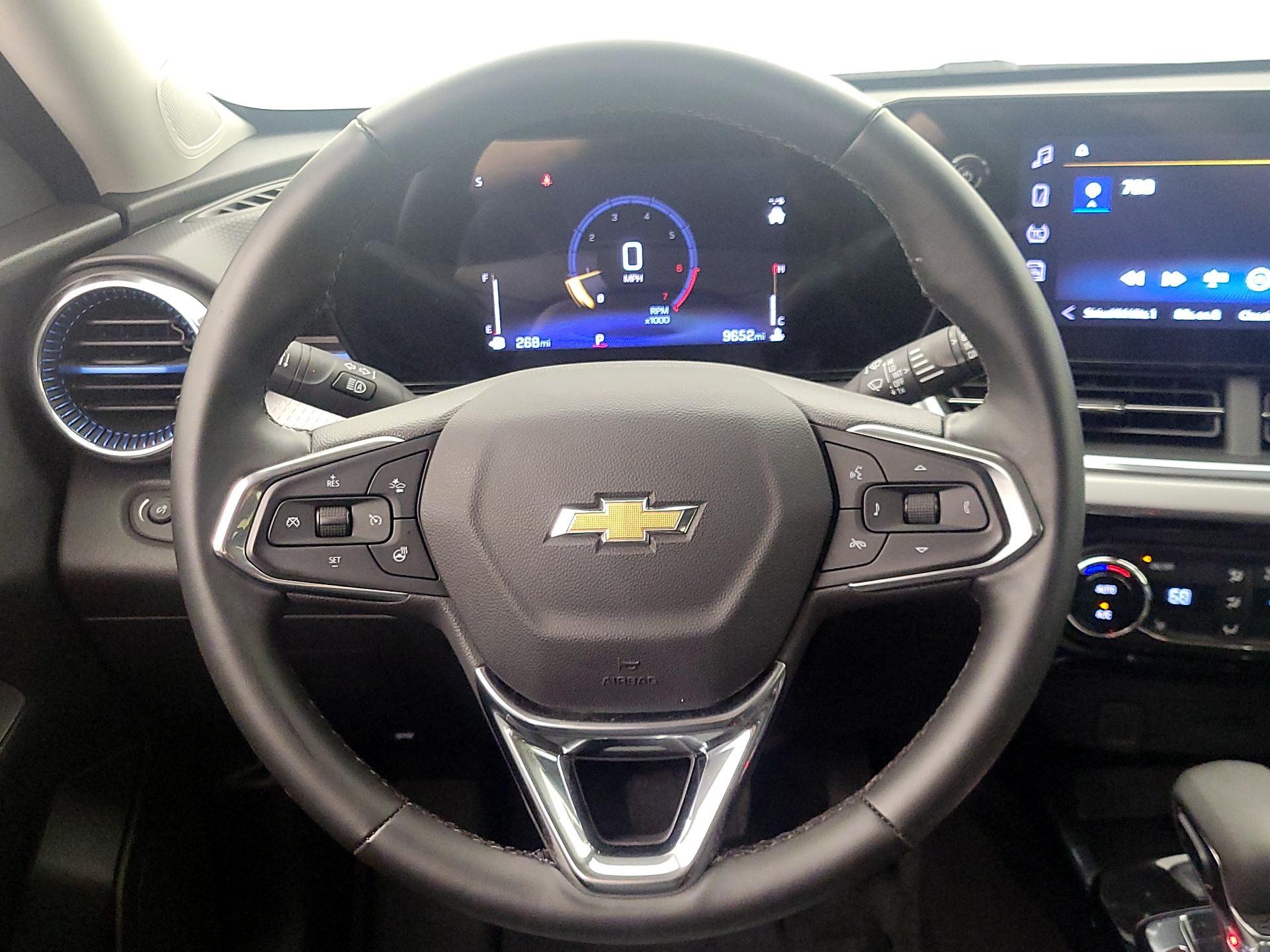 Thumbnail: 2025 Chevrolet Trax - 10