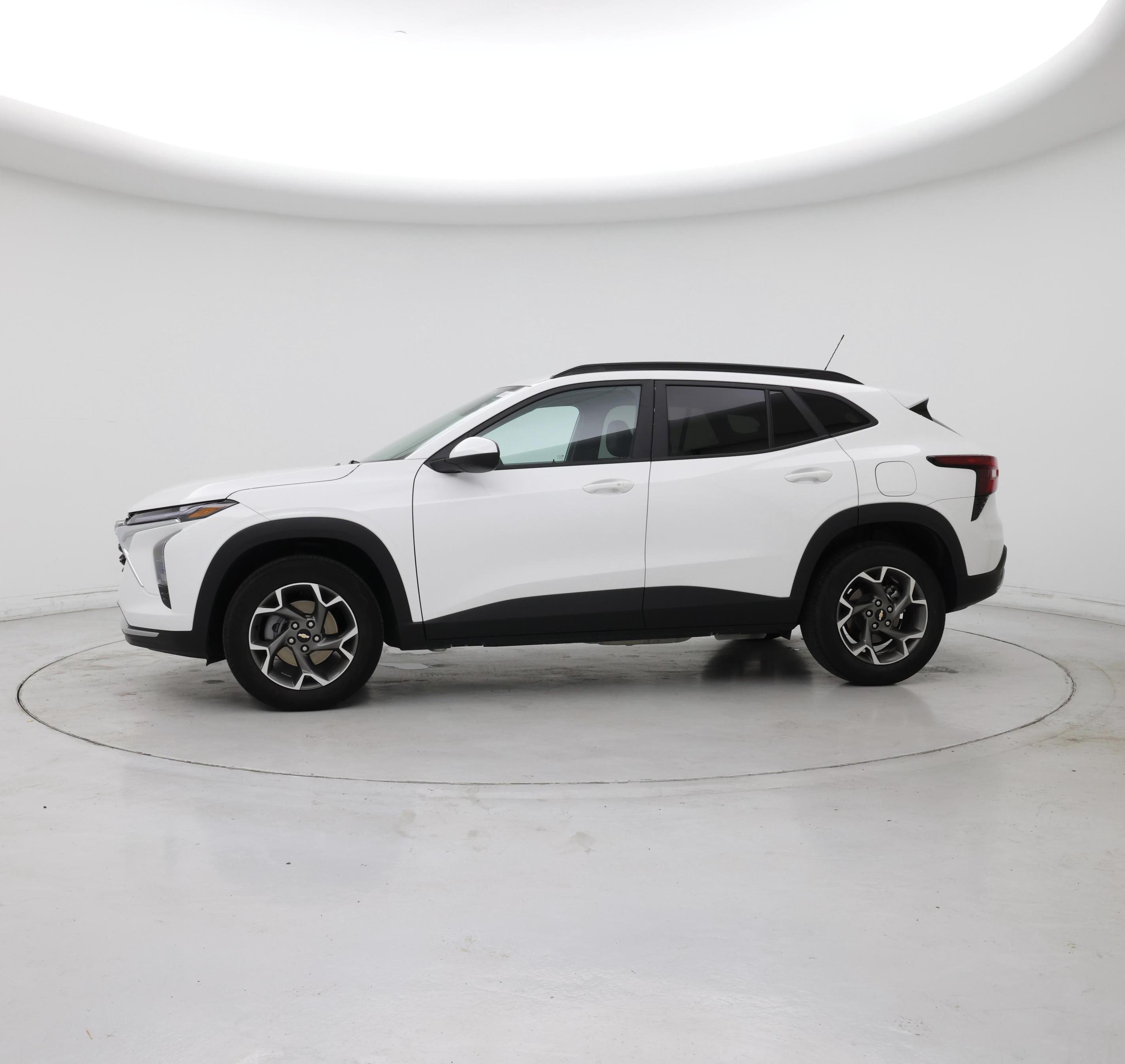 Thumbnail: 2025 Chevrolet Trax - 3