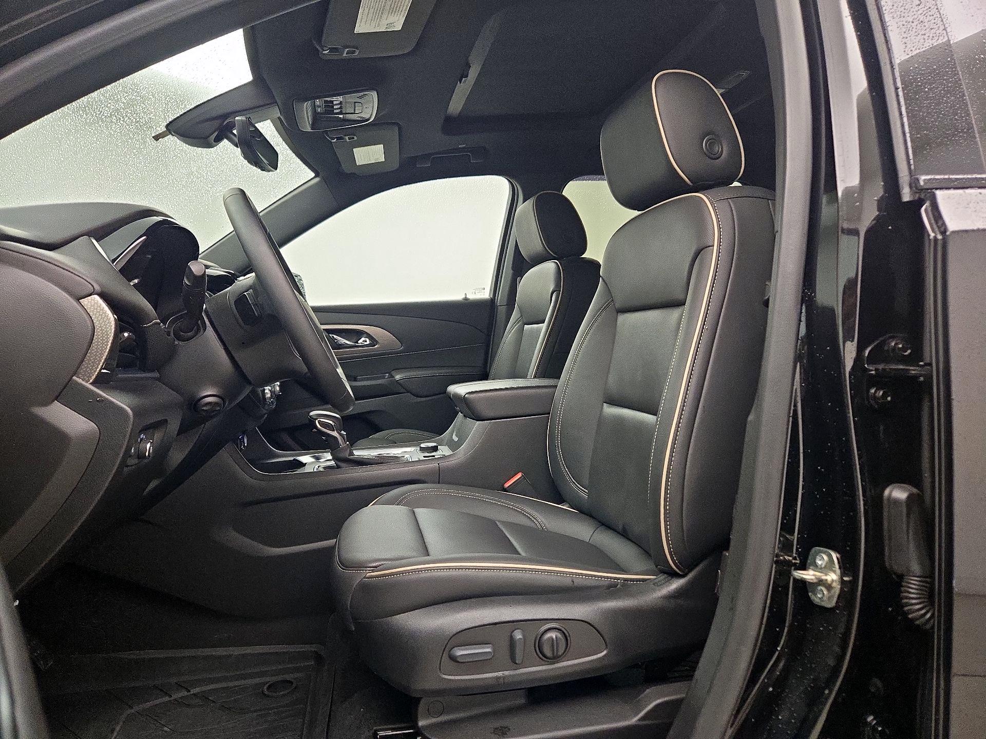 Thumbnail: 2023 Chevrolet Traverse - 11