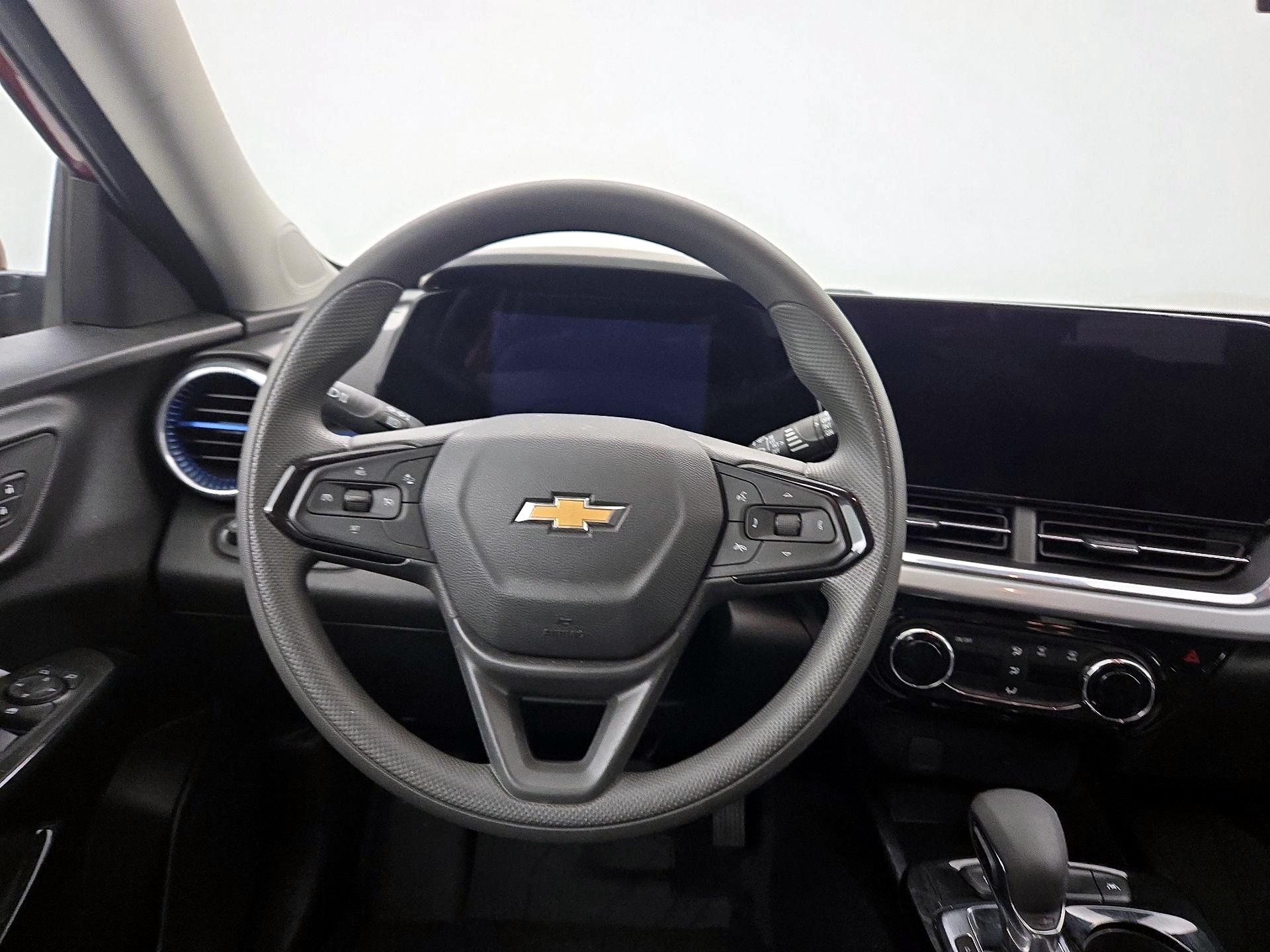 Thumbnail: 2025 Chevrolet Trax - 10