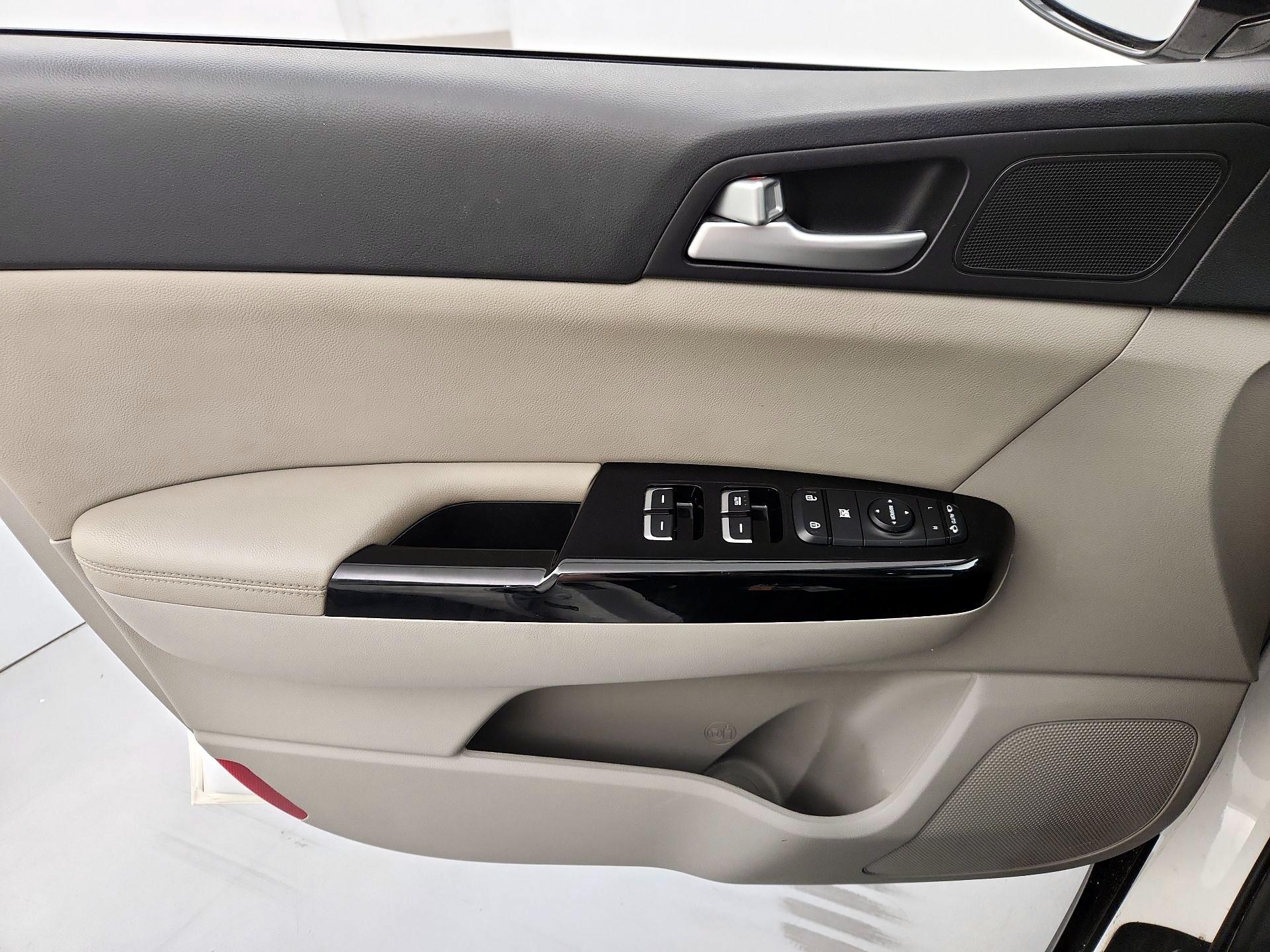 Thumbnail: 2022 Kia Sportage - 12
