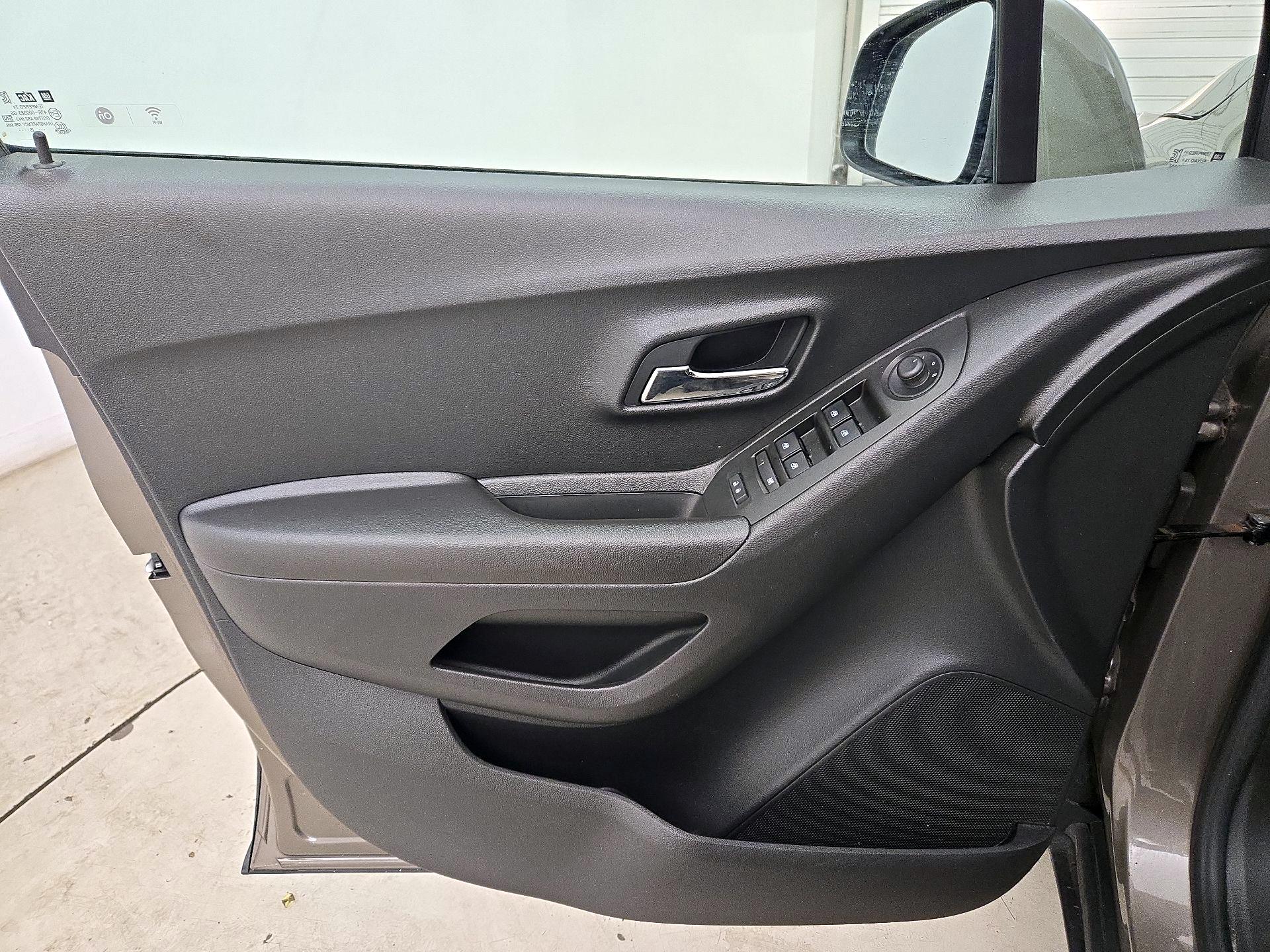Thumbnail: 2020 Chevrolet Trax - 12