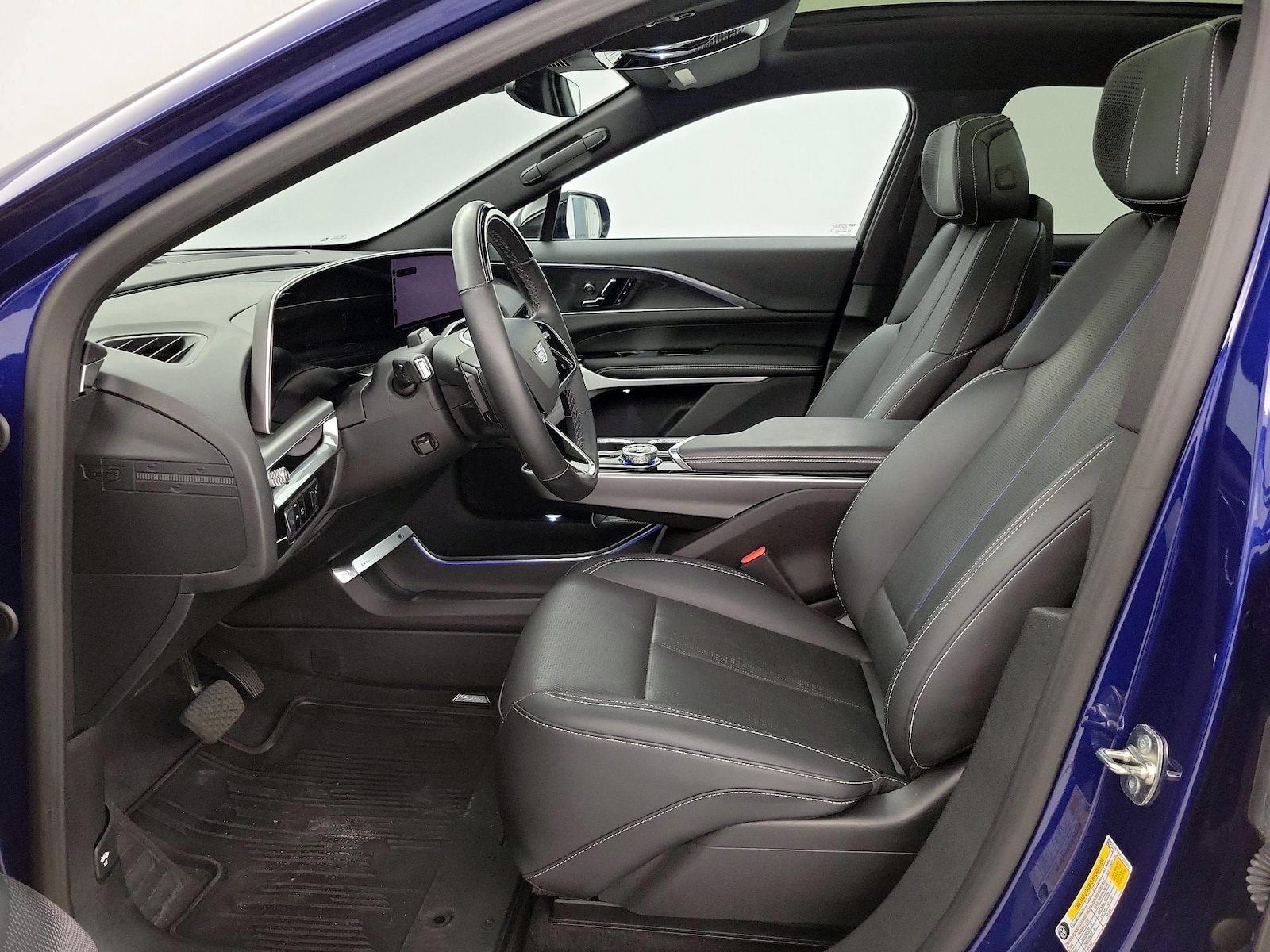 2024 Cadillac LYRIQ Luxury 2 - Photo 12