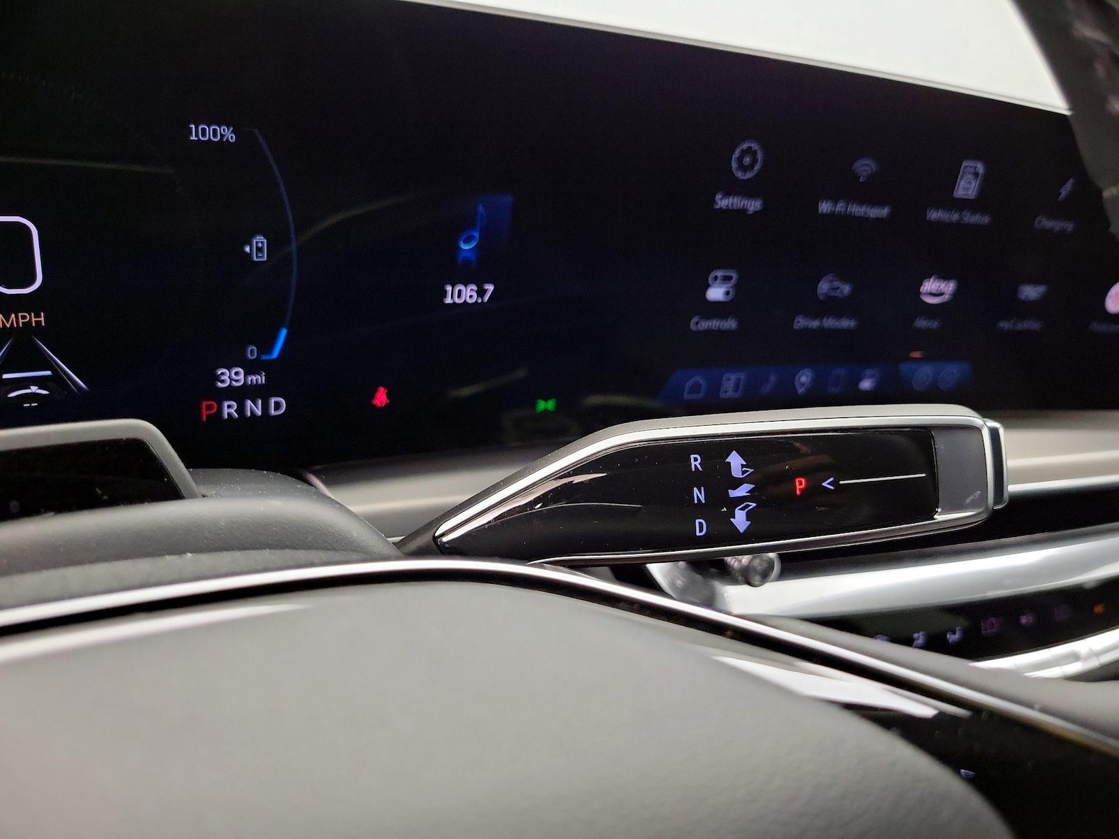 2024 Cadillac LYRIQ Luxury 2 - Photo 18