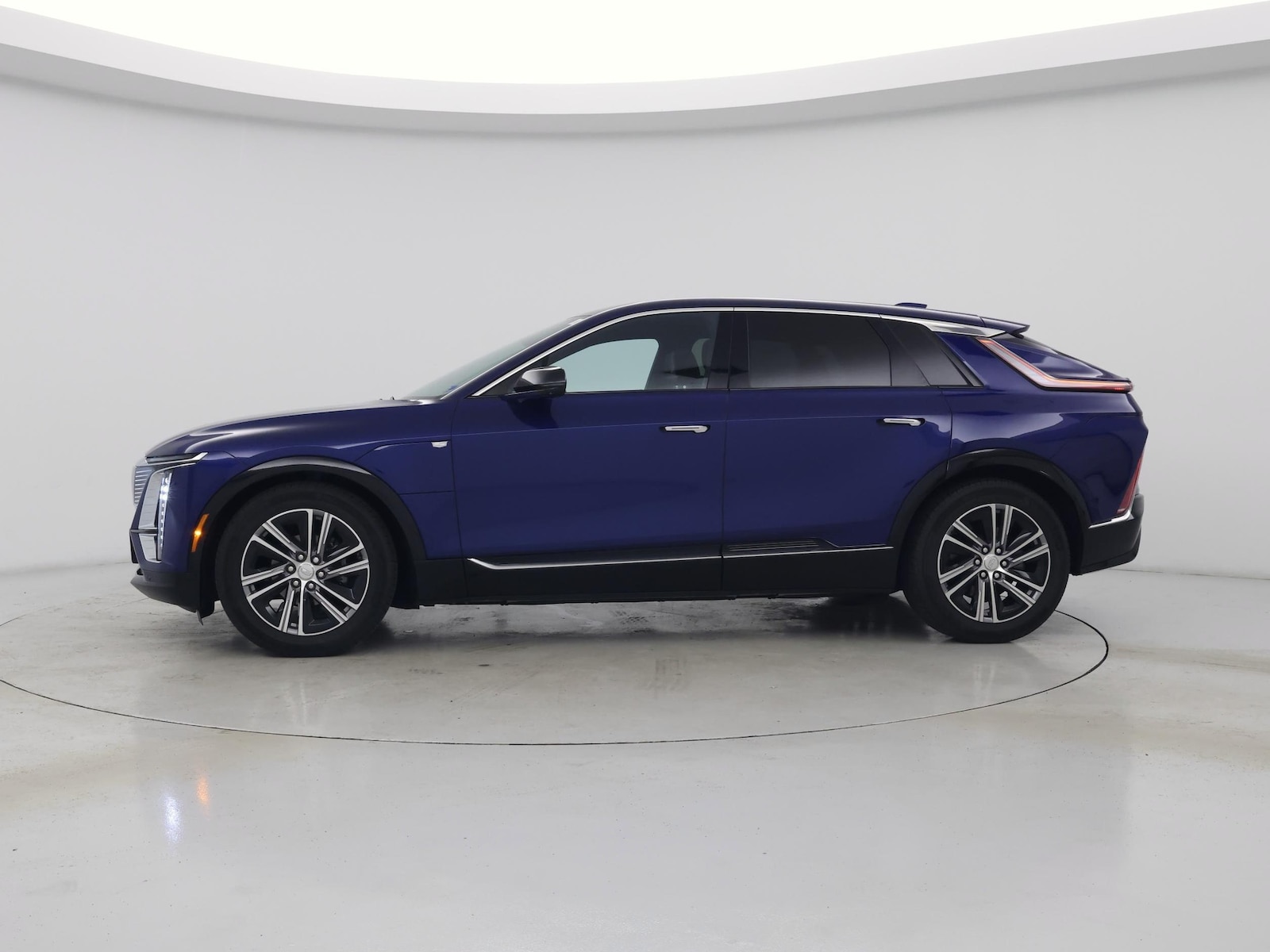 2024 Cadillac LYRIQ Luxury 2 - Photo 4