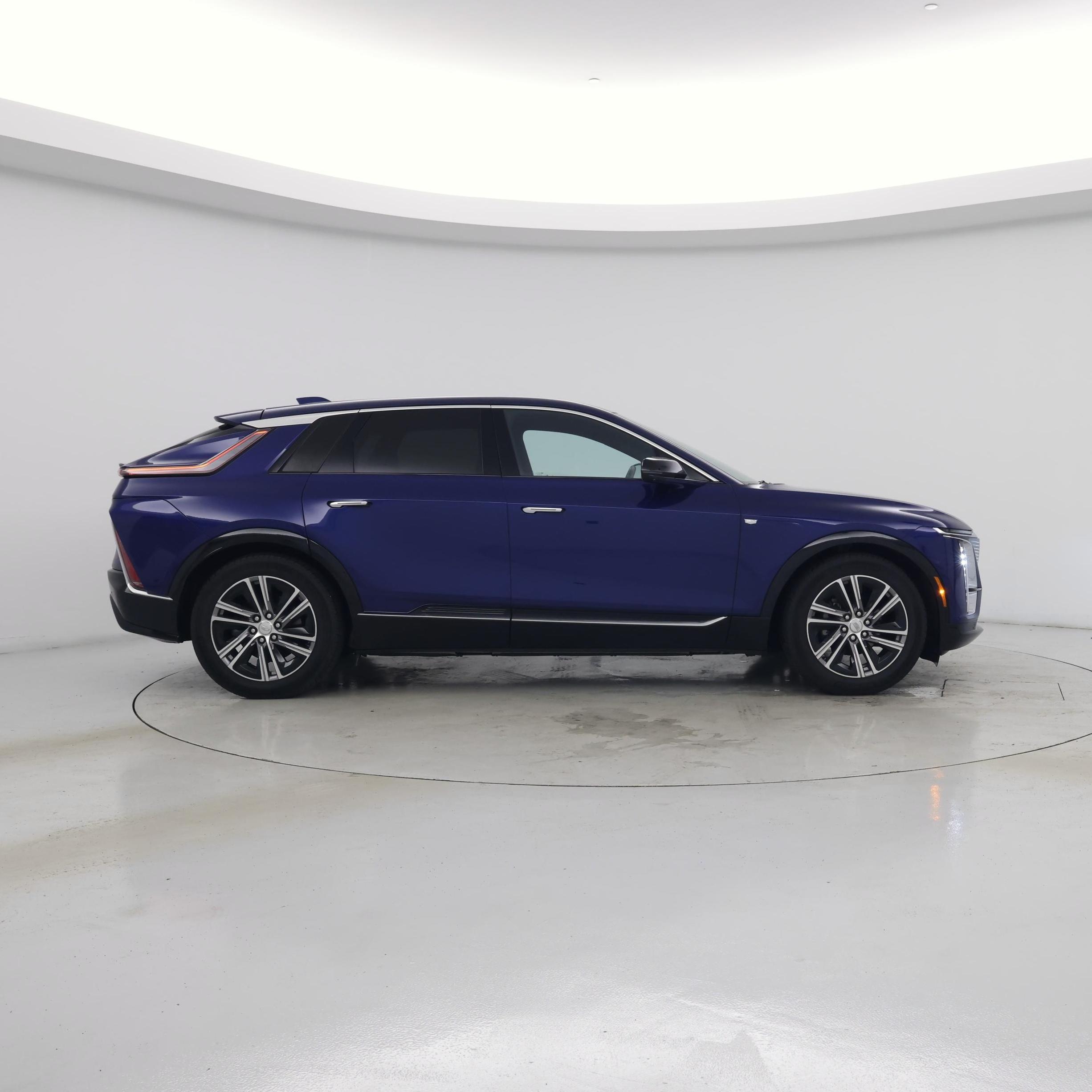 Thumbnail: 2024 Cadillac Lyriq - 7