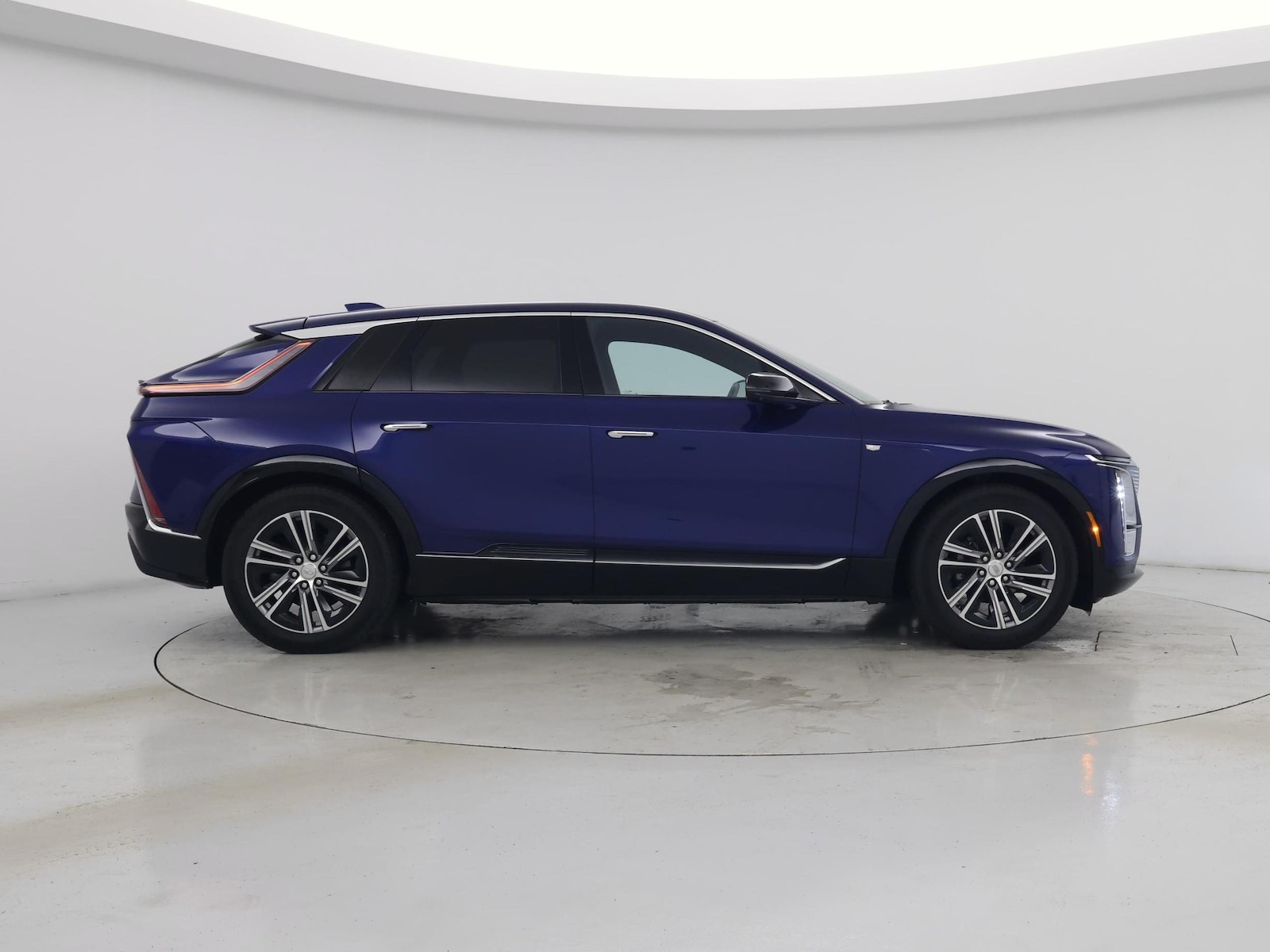 2024 Cadillac LYRIQ Luxury 2 - Photo 8