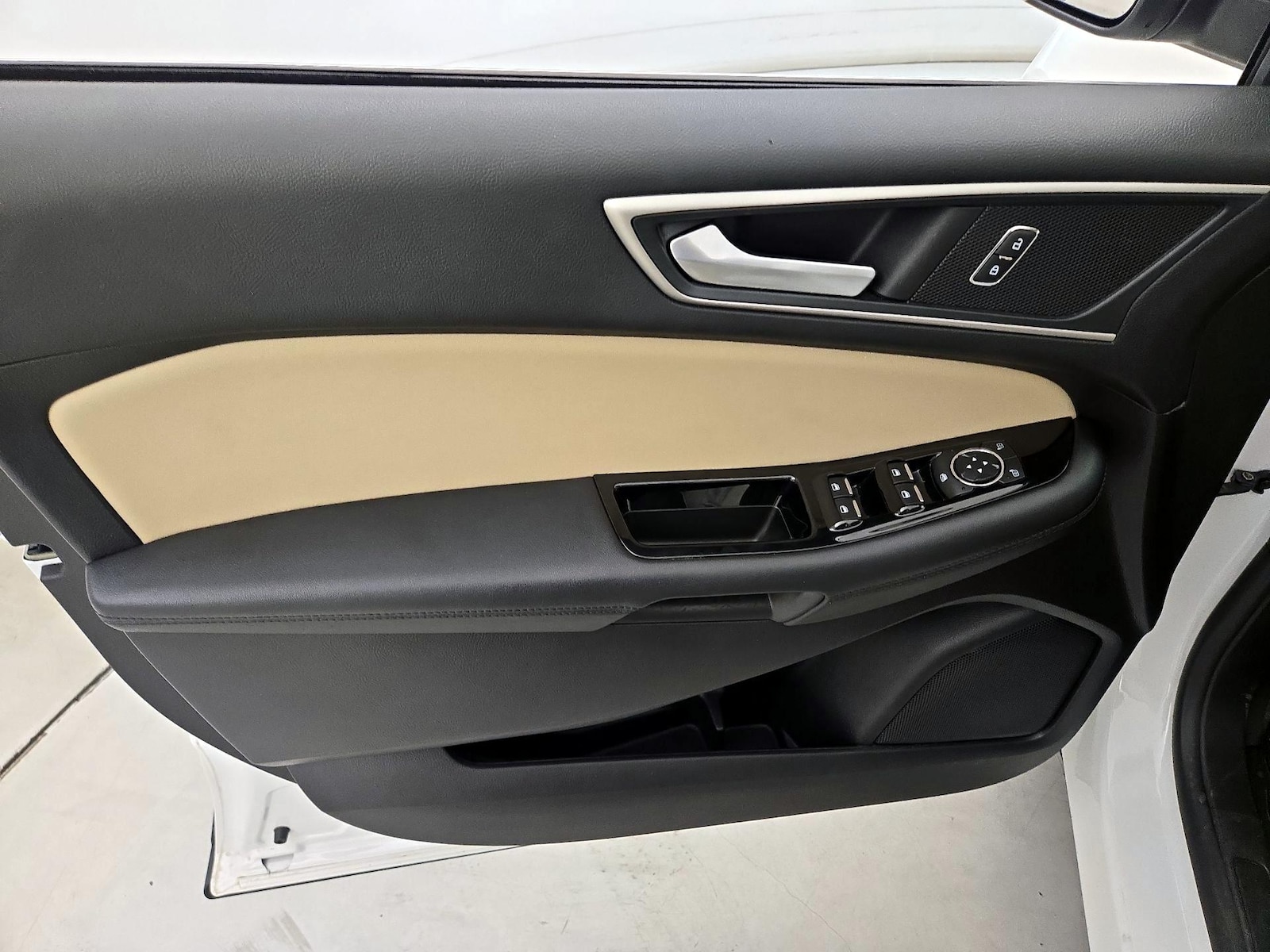 2020 Ford Edge SEL - Photo 13