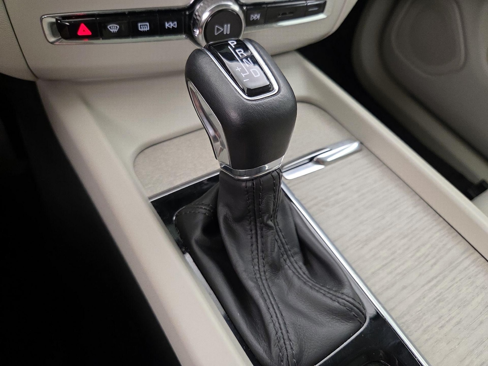 2021 Volvo XC60 Inscription - Photo 19
