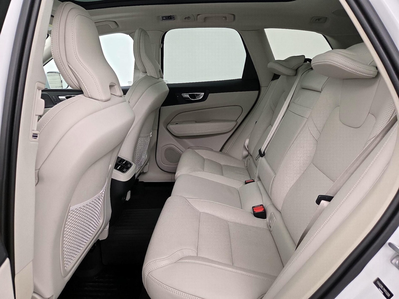 2021 Volvo XC60 Inscription - Photo 22