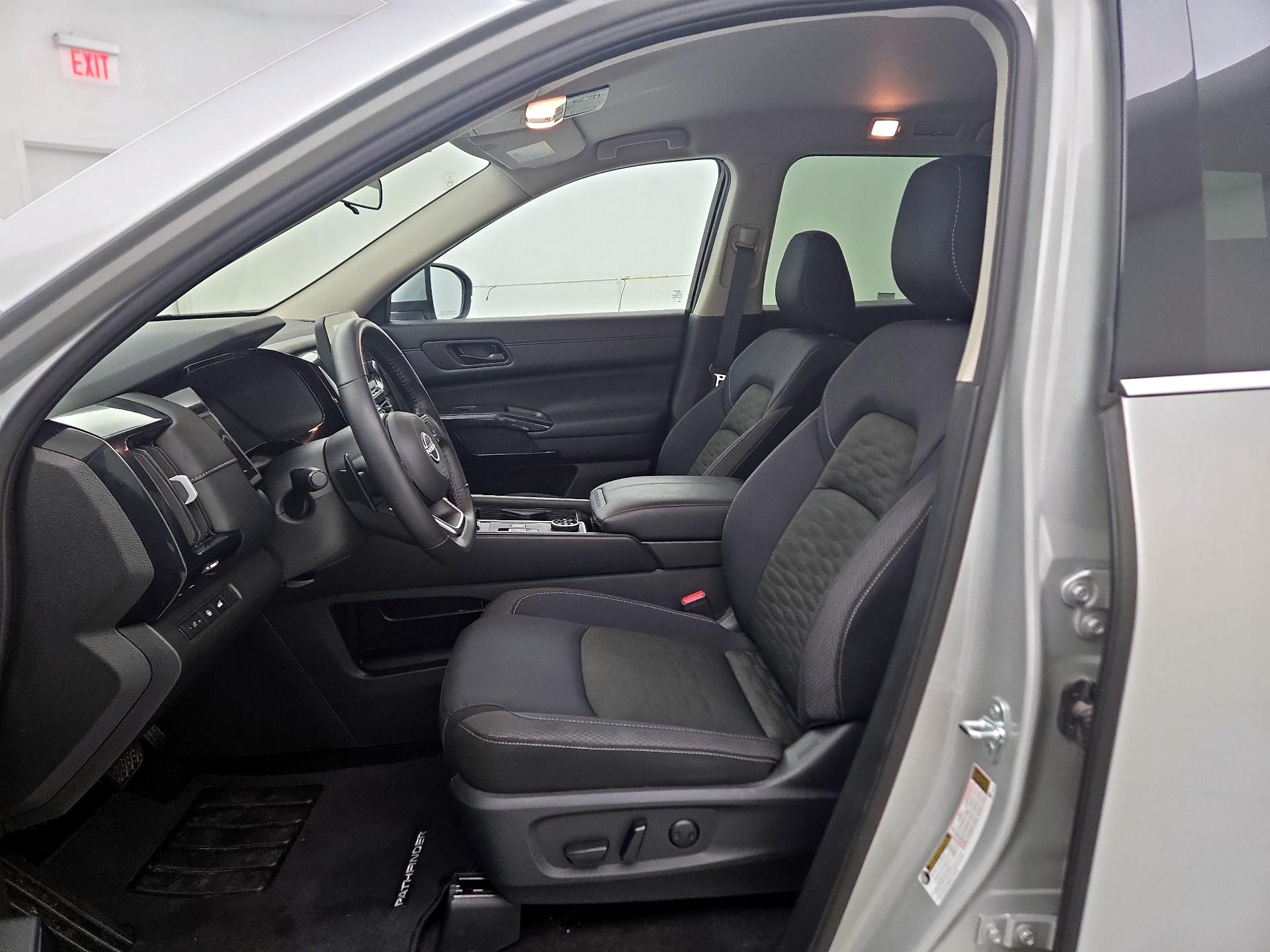 Thumbnail: 2025 Nissan Pathfinder - 9