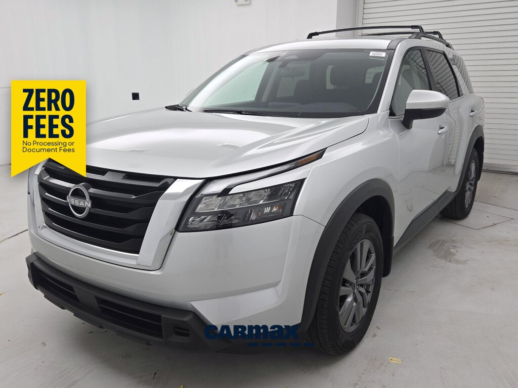 View vehicle photo 3