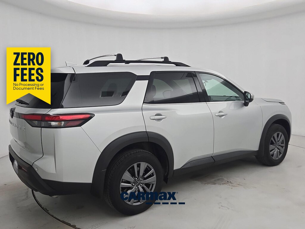 View vehicle photo 6