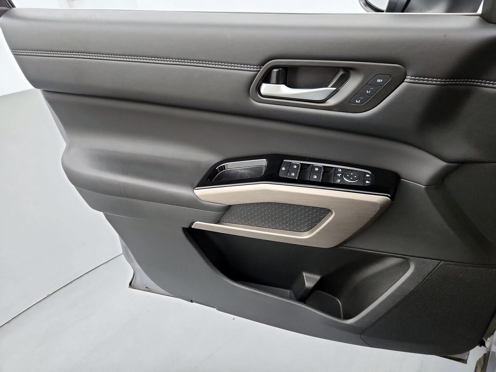 Thumbnail: 2025 Nissan Pathfinder - 12