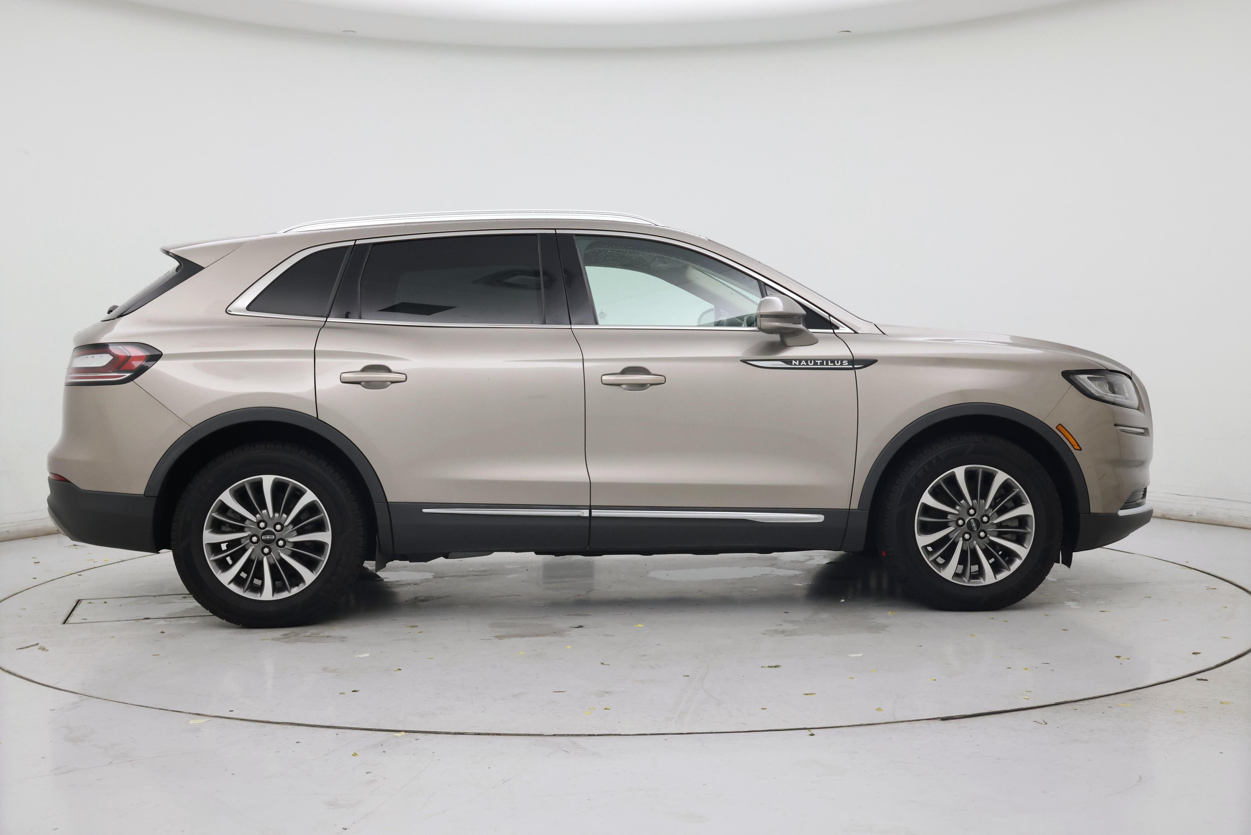 Thumbnail: 2021 Lincoln Nautilus - 7
