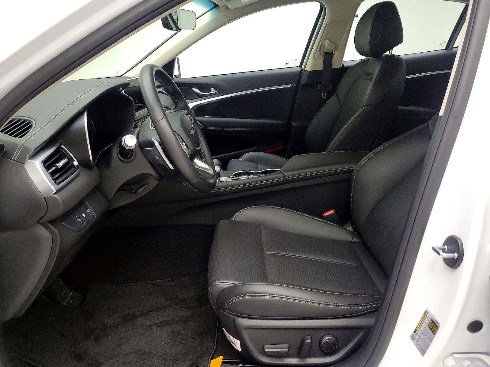 2026 GENESIS G70 Standard - Photo 12