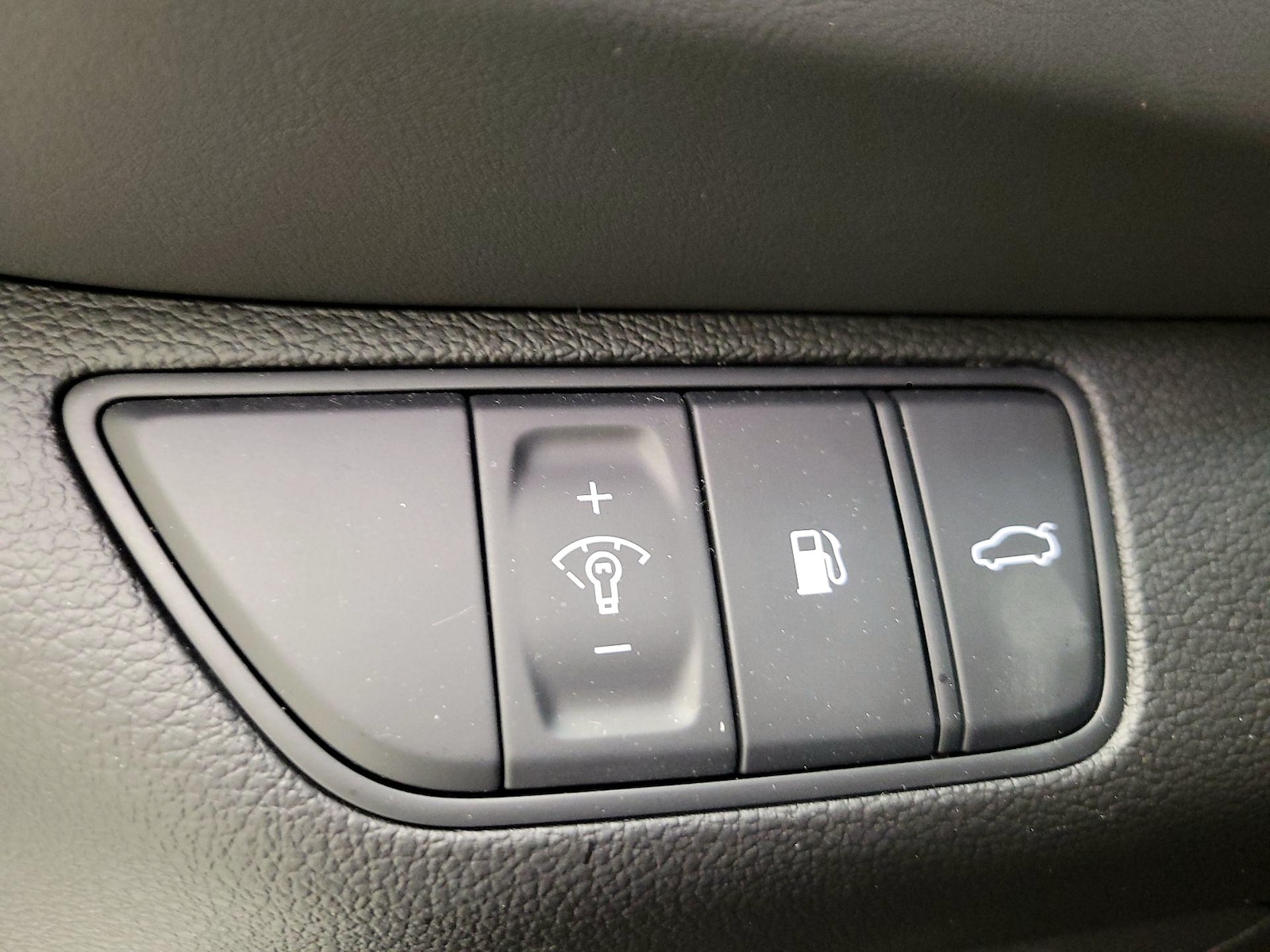 2026 GENESIS G70 Standard - Photo 14