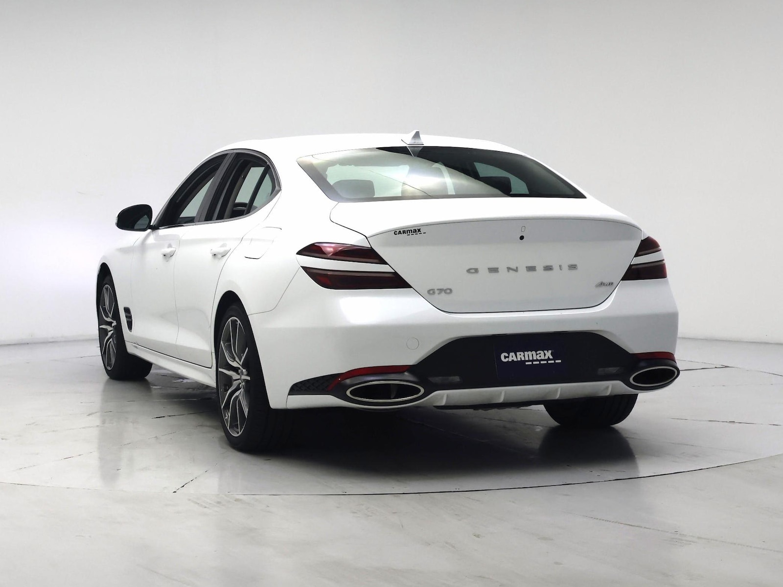 2026 GENESIS G70 Standard - Photo 3