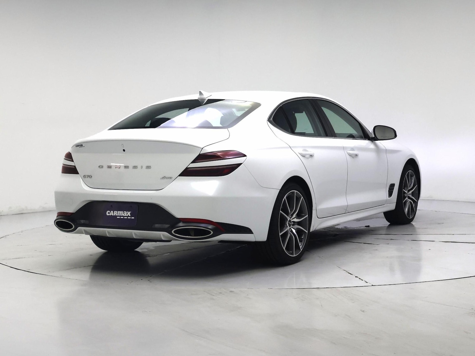 2026 GENESIS G70 Standard - Photo 9