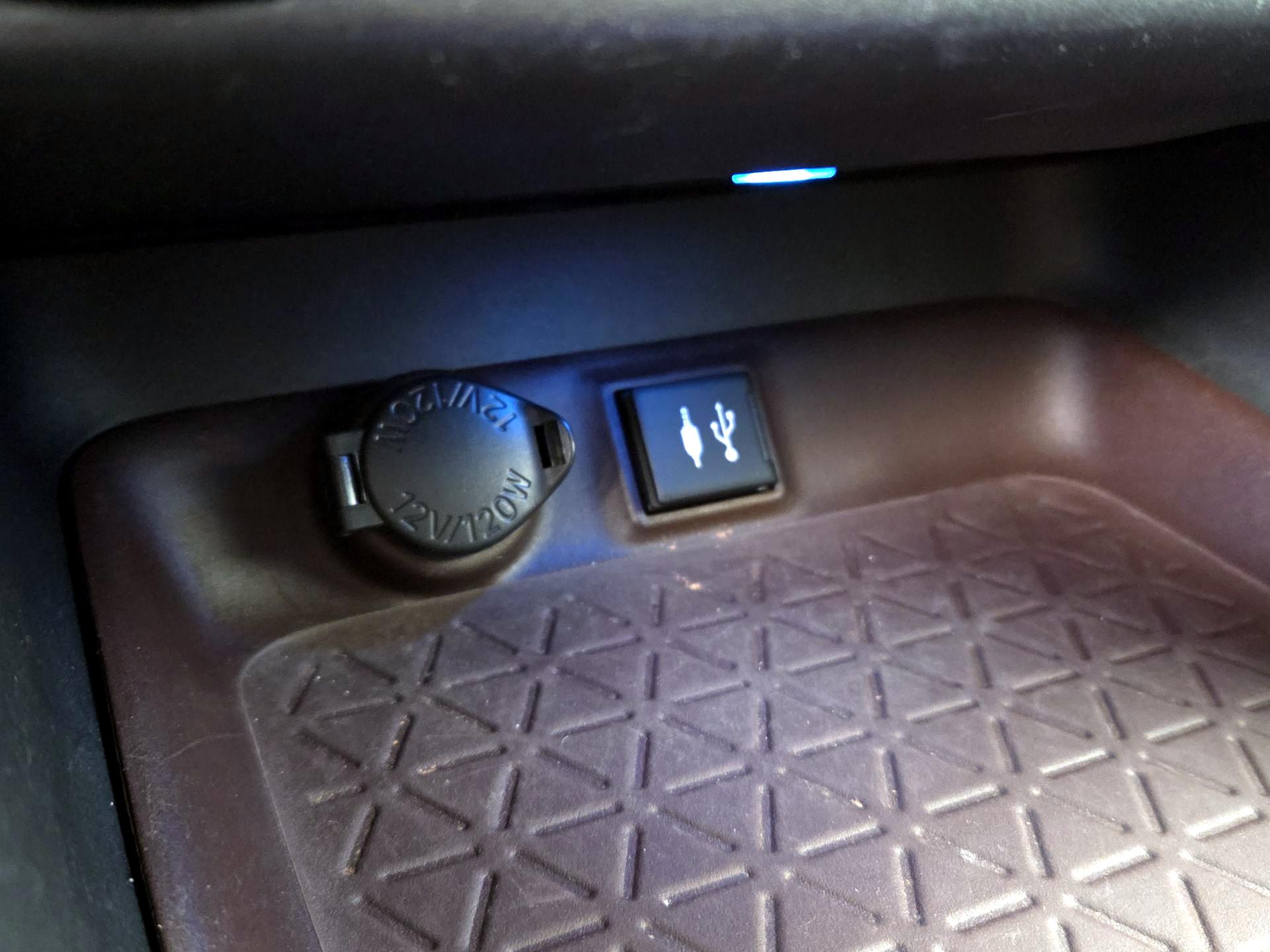 Thumbnail: 2019 Toyota RAV4 - 19