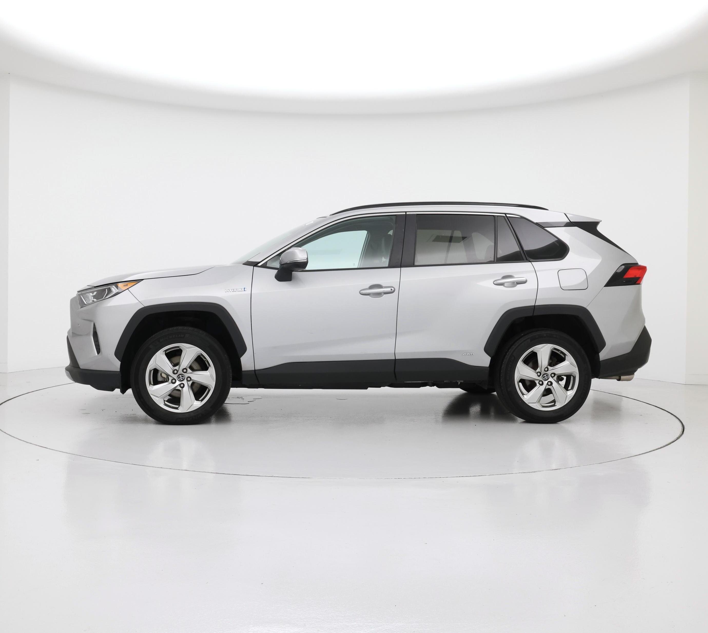 Thumbnail: 2019 Toyota RAV4 - 3