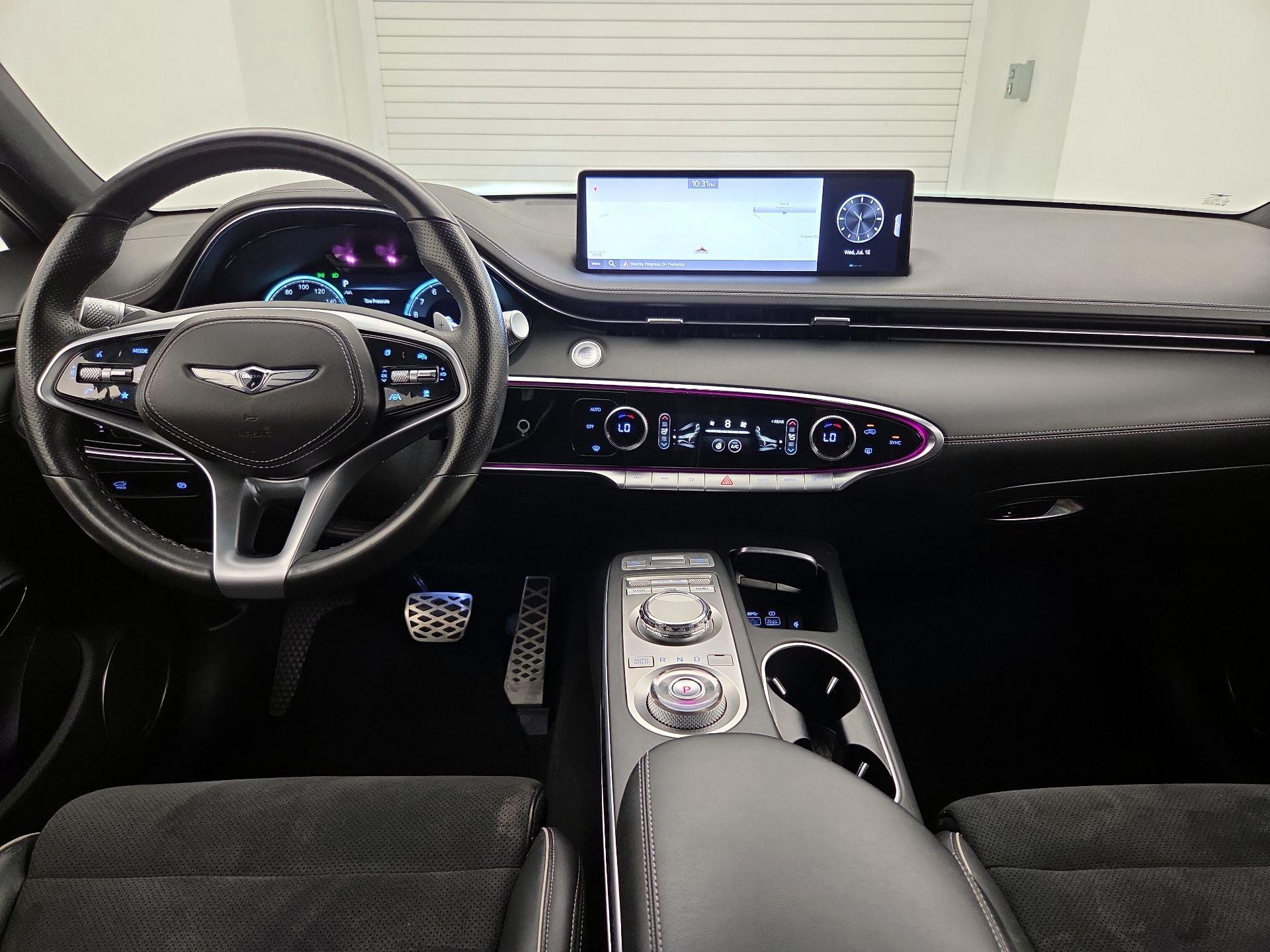 Thumbnail: 2022 Genesis GV70 - 9