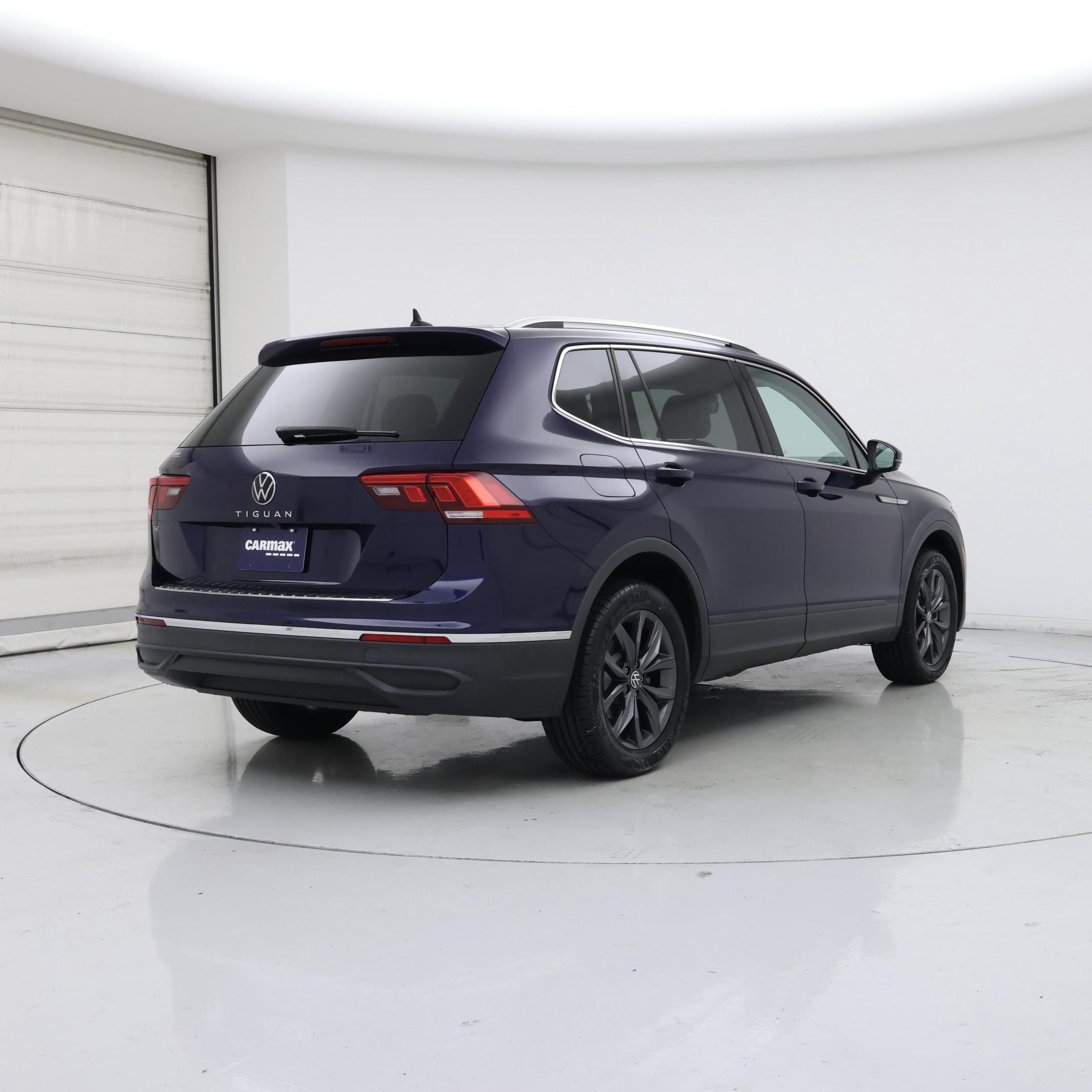 Thumbnail: 2023 Volkswagen Tiguan - 8