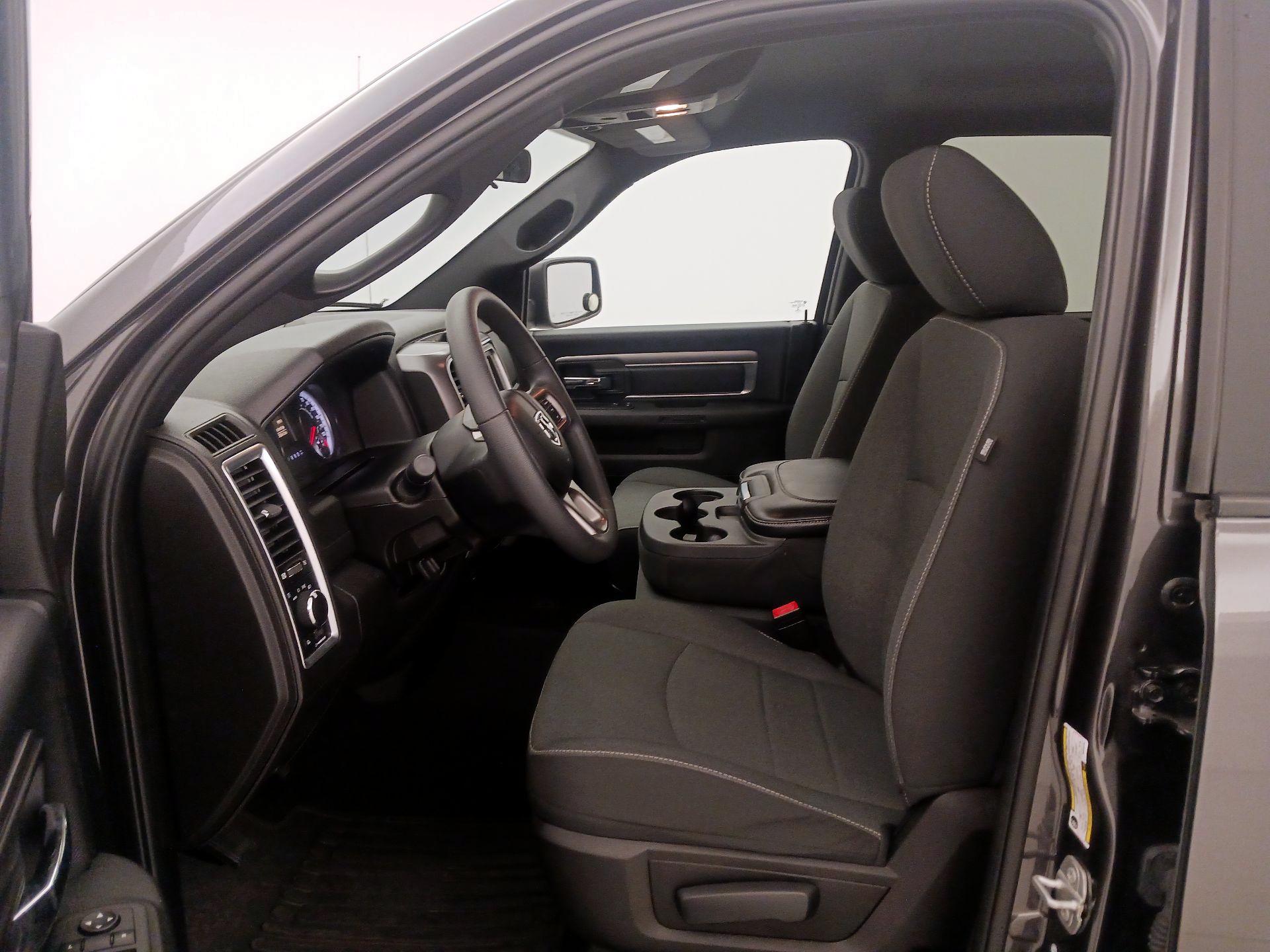 Thumbnail: 2022 RAM 1500 Classic - 11