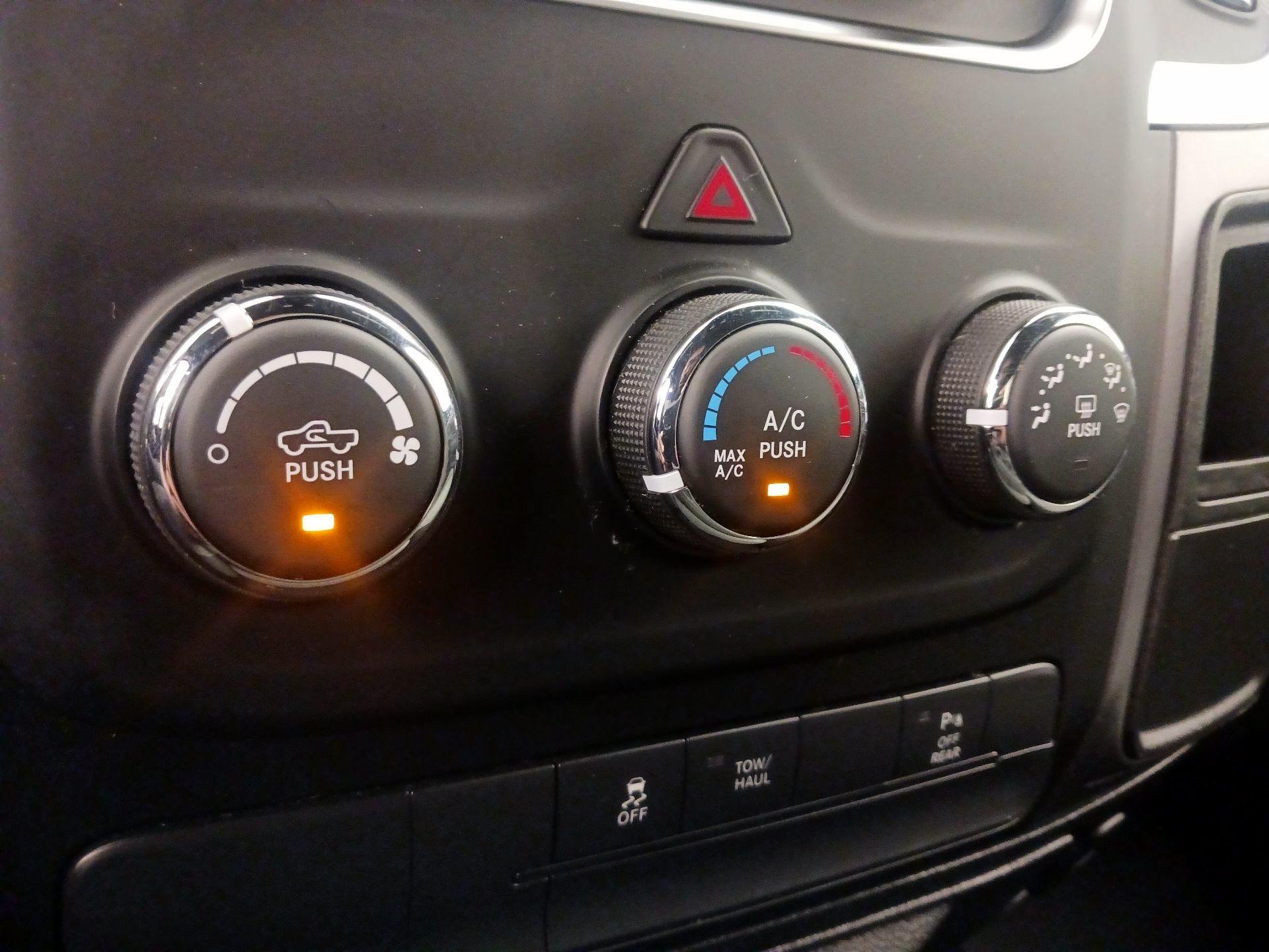 Thumbnail: 2022 RAM 1500 Classic - 16