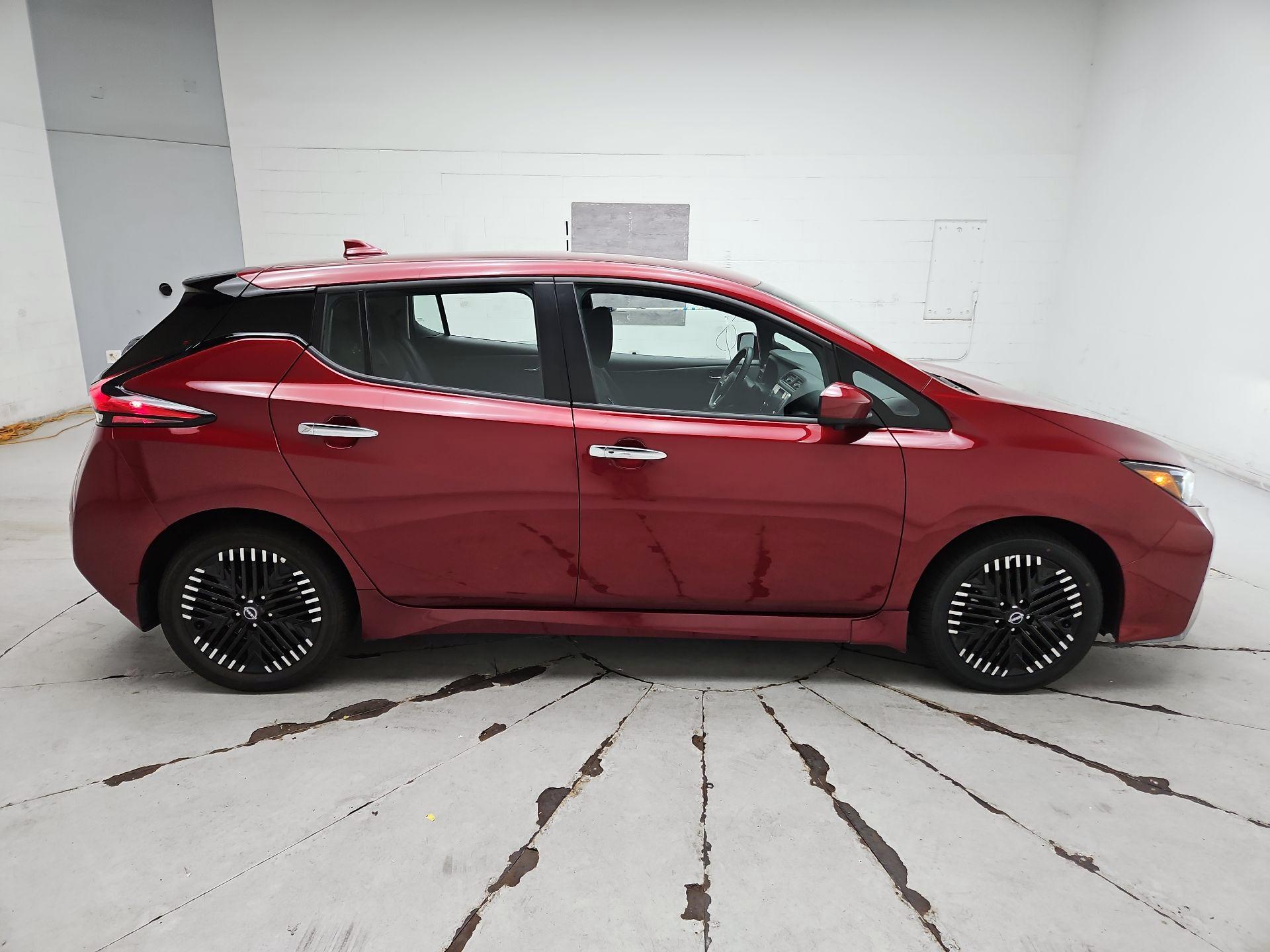 Thumbnail: 2024 Nissan Leaf - 4