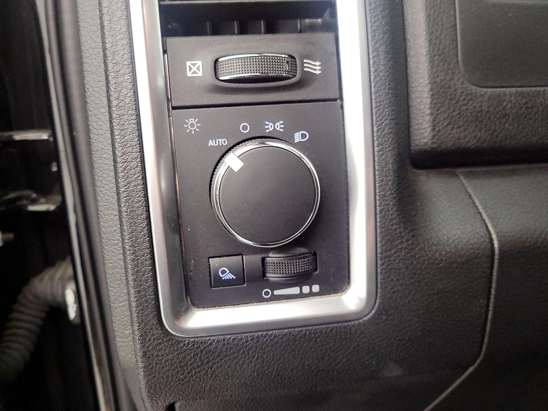 Thumbnail: 2022 RAM 1500 Classic - 13