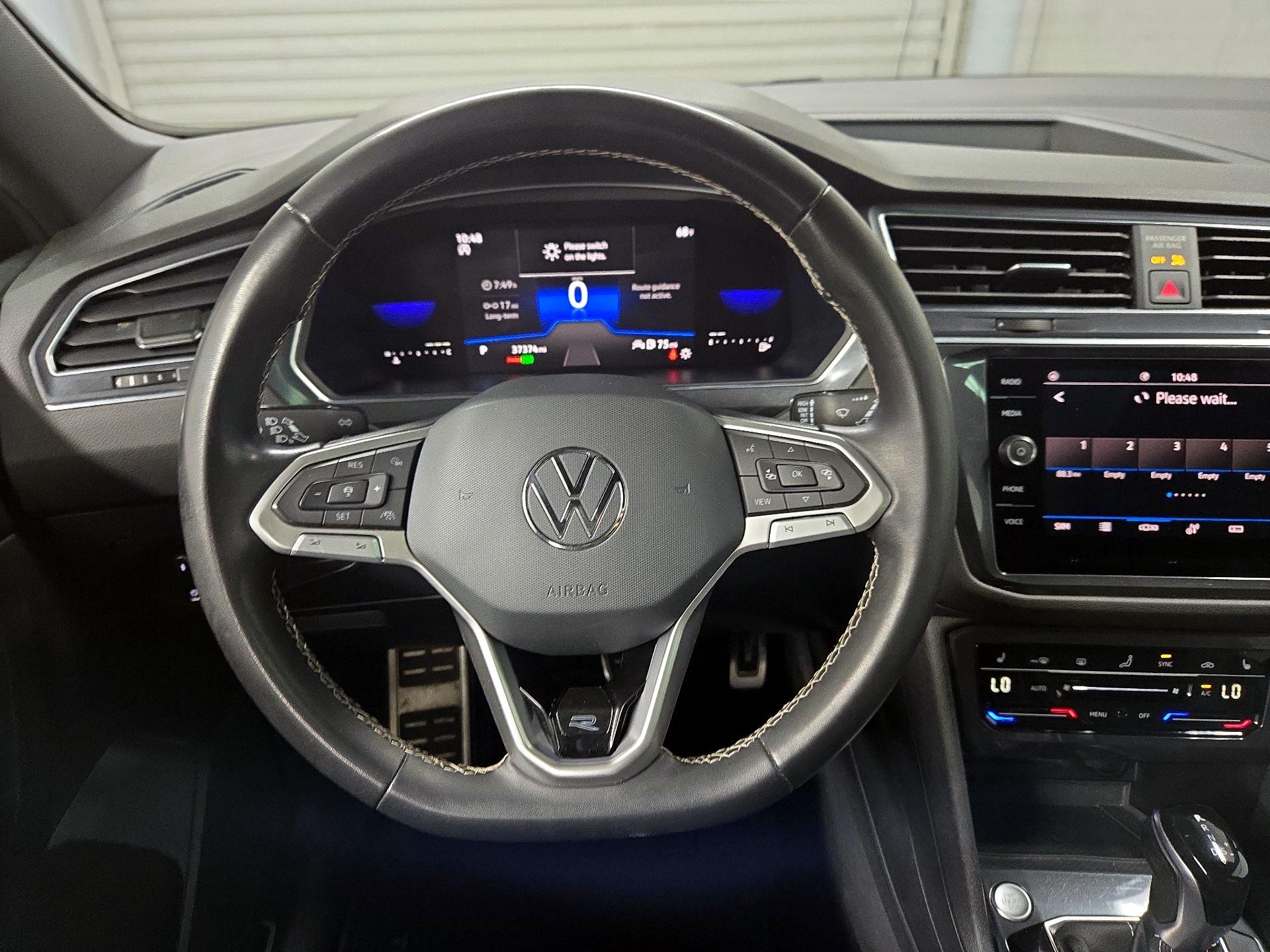 Thumbnail: 2023 Volkswagen Tiguan - 10