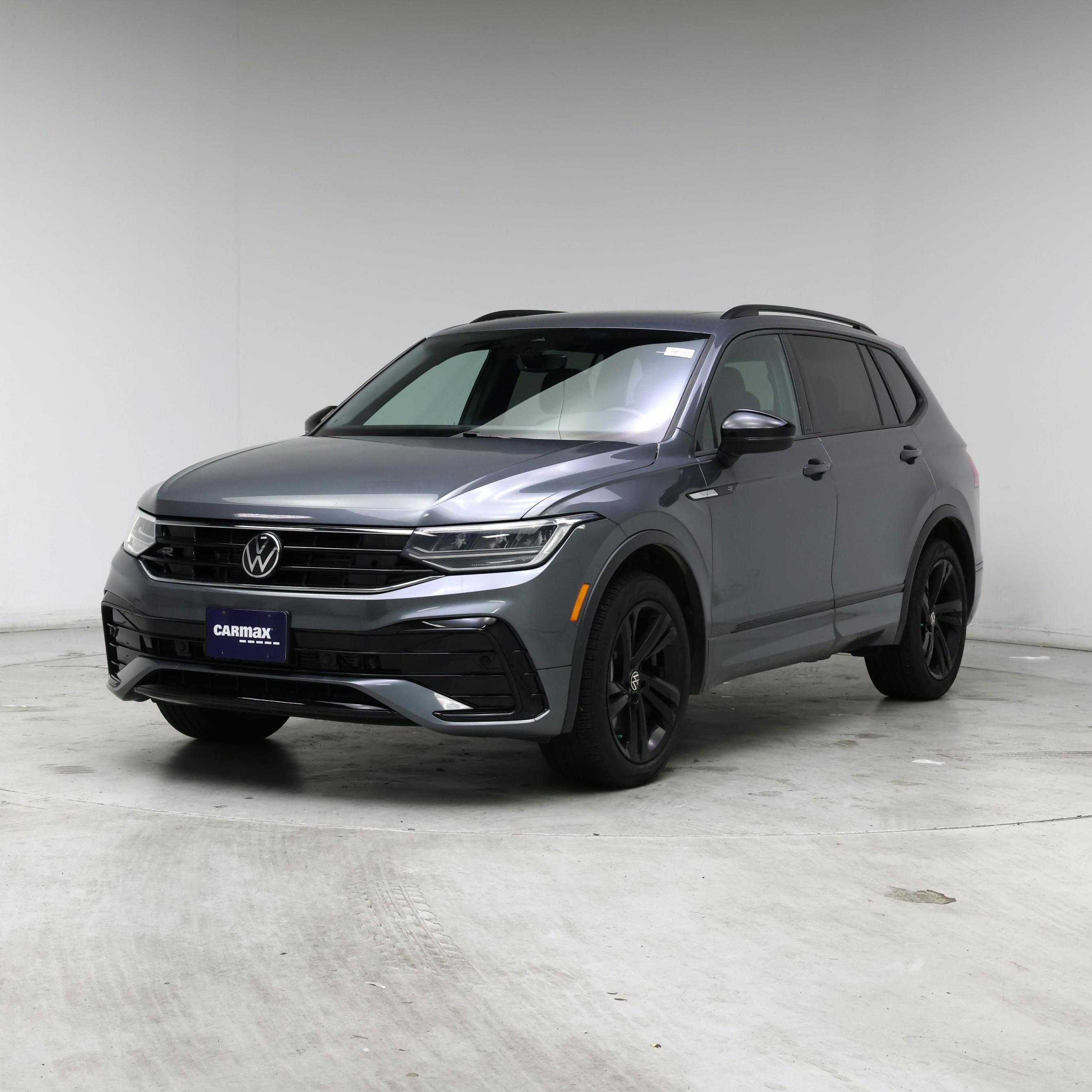 Thumbnail: 2023 Volkswagen Tiguan - 4