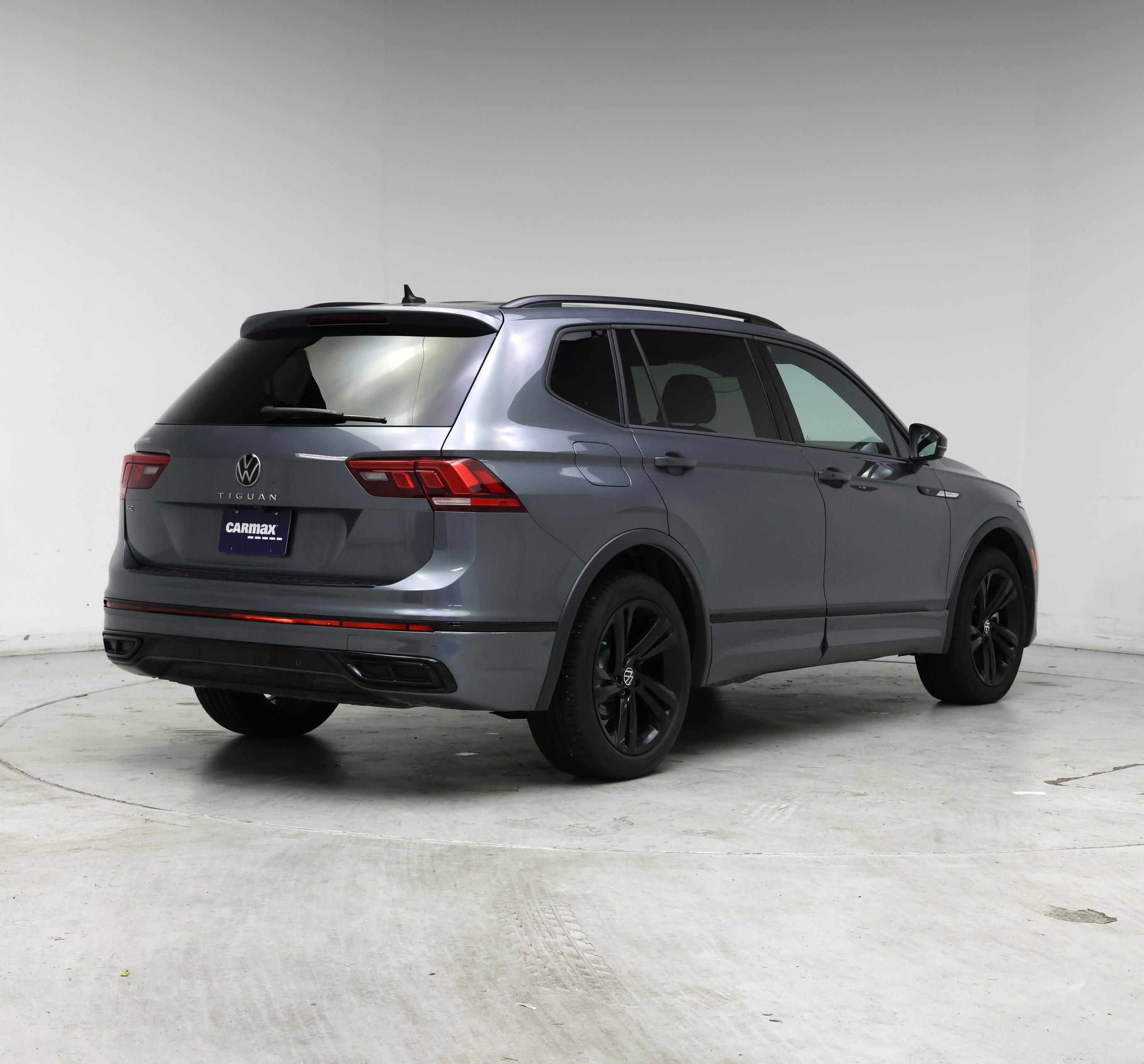 Thumbnail: 2023 Volkswagen Tiguan - 8