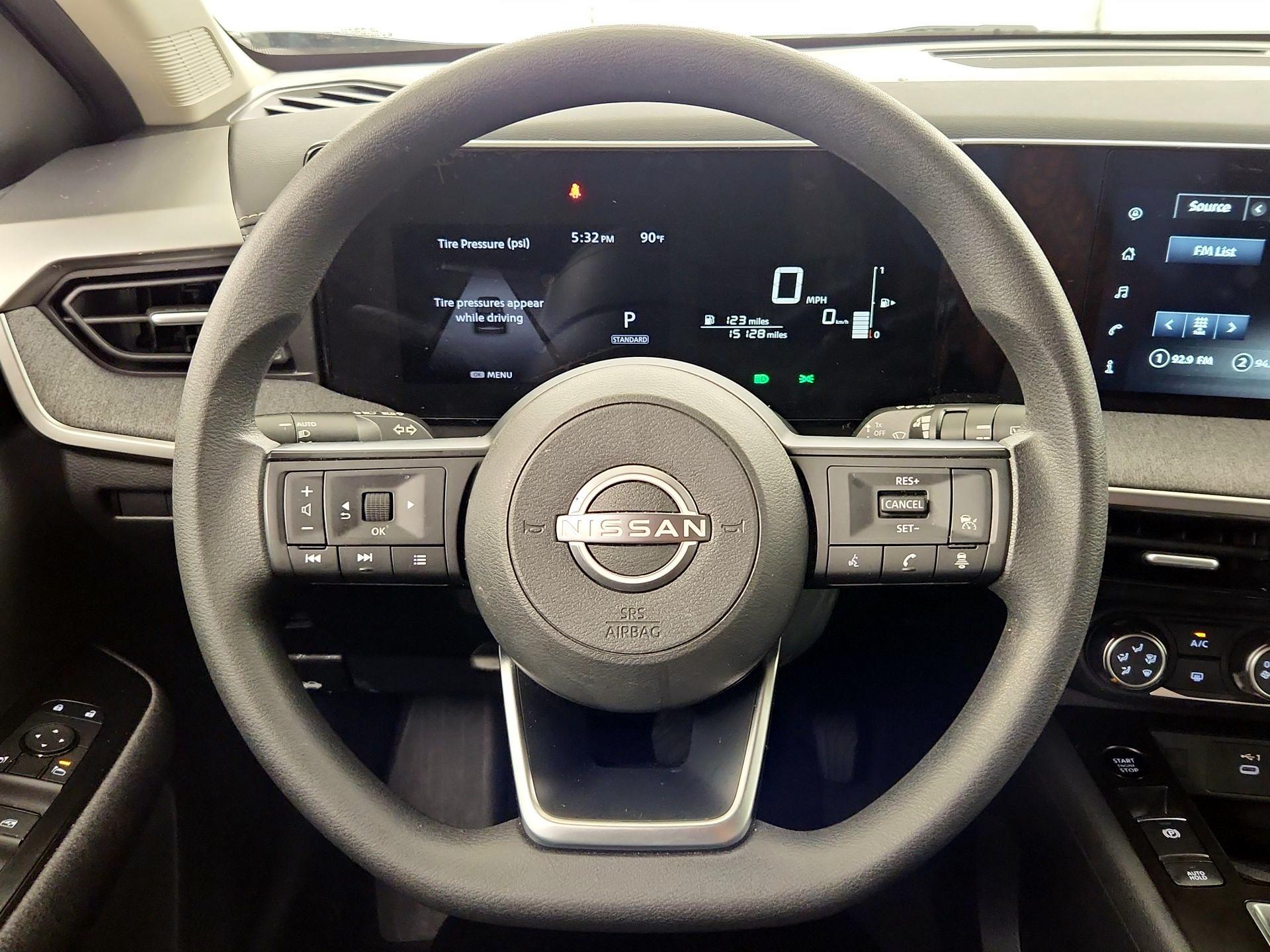 Thumbnail: 2025 Nissan Kicks - 10