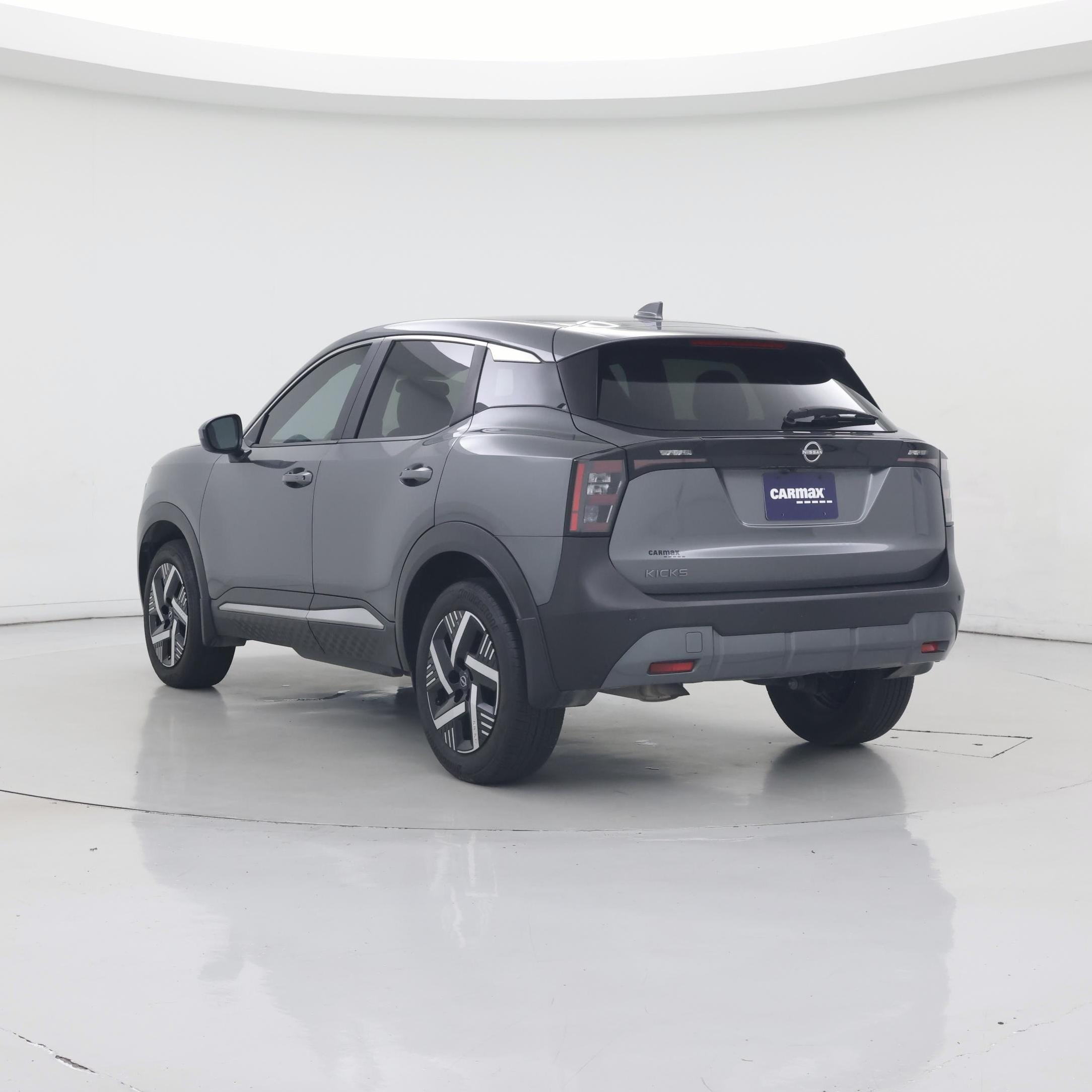 Thumbnail: 2025 Nissan Kicks - 2
