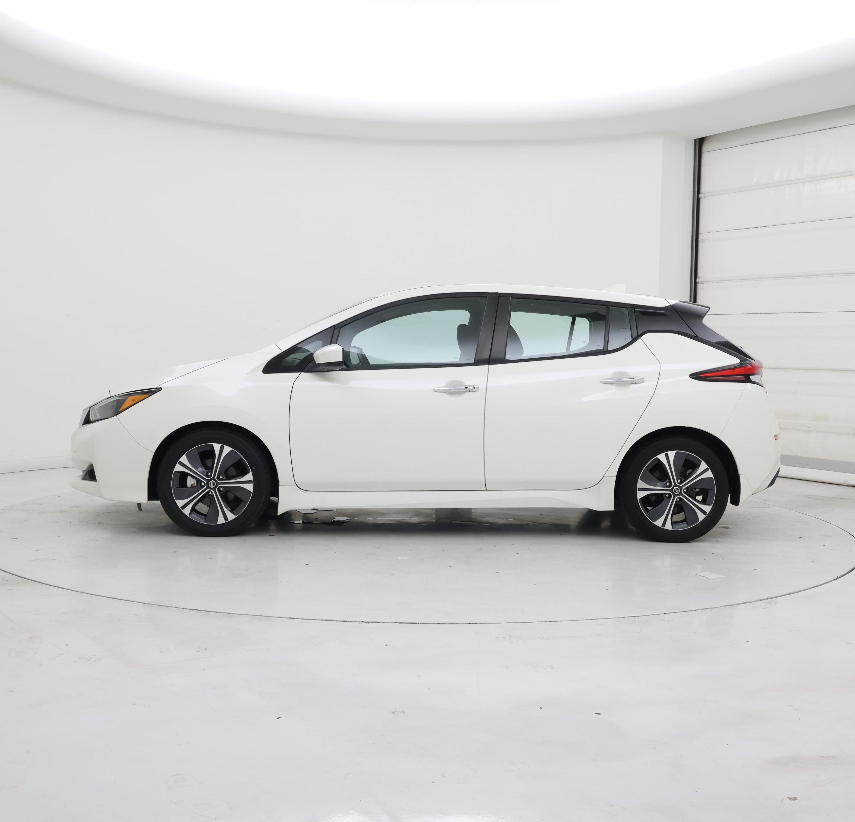 Thumbnail: 2021 Nissan Leaf - 3
