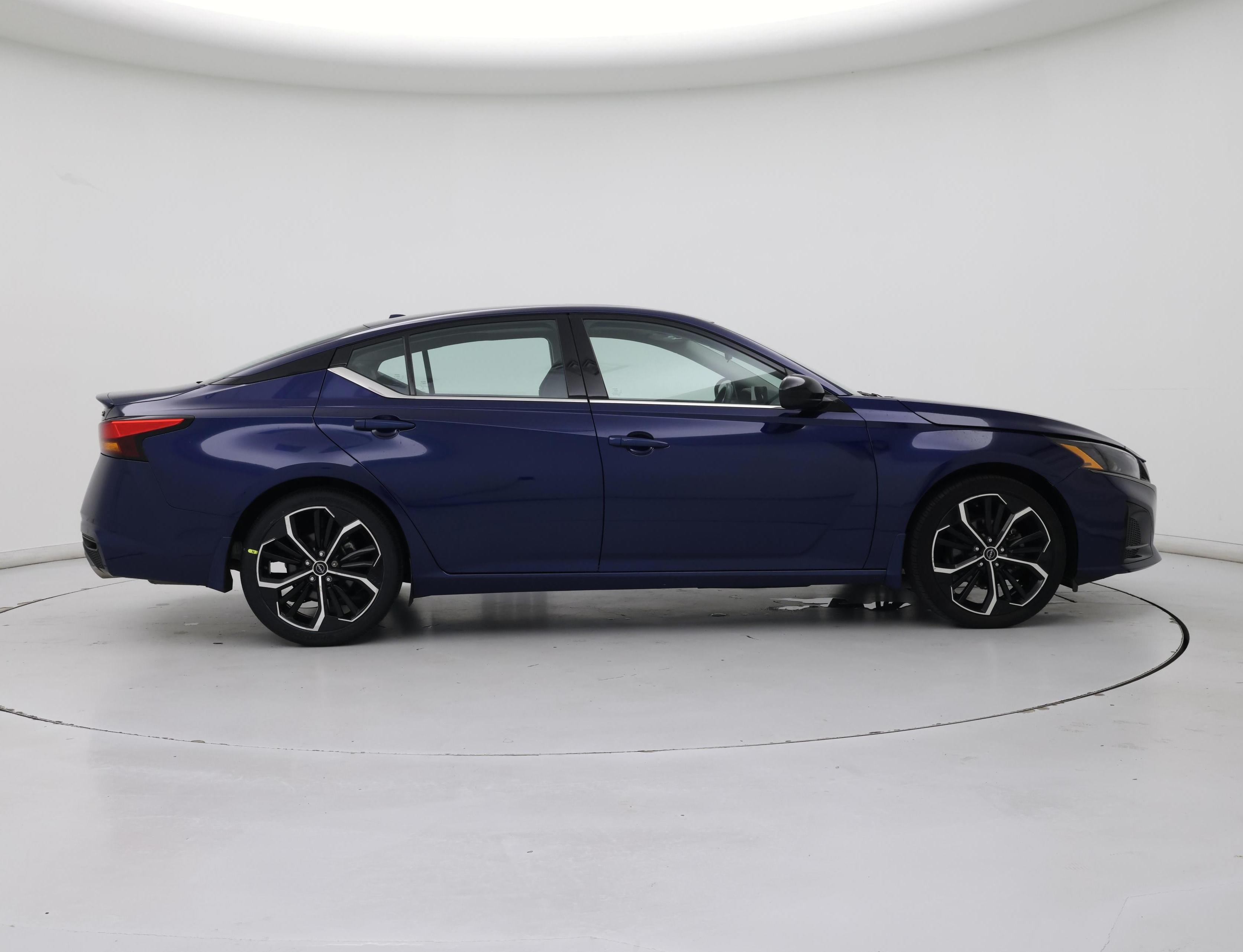 Thumbnail: 2023 Nissan Altima - 7