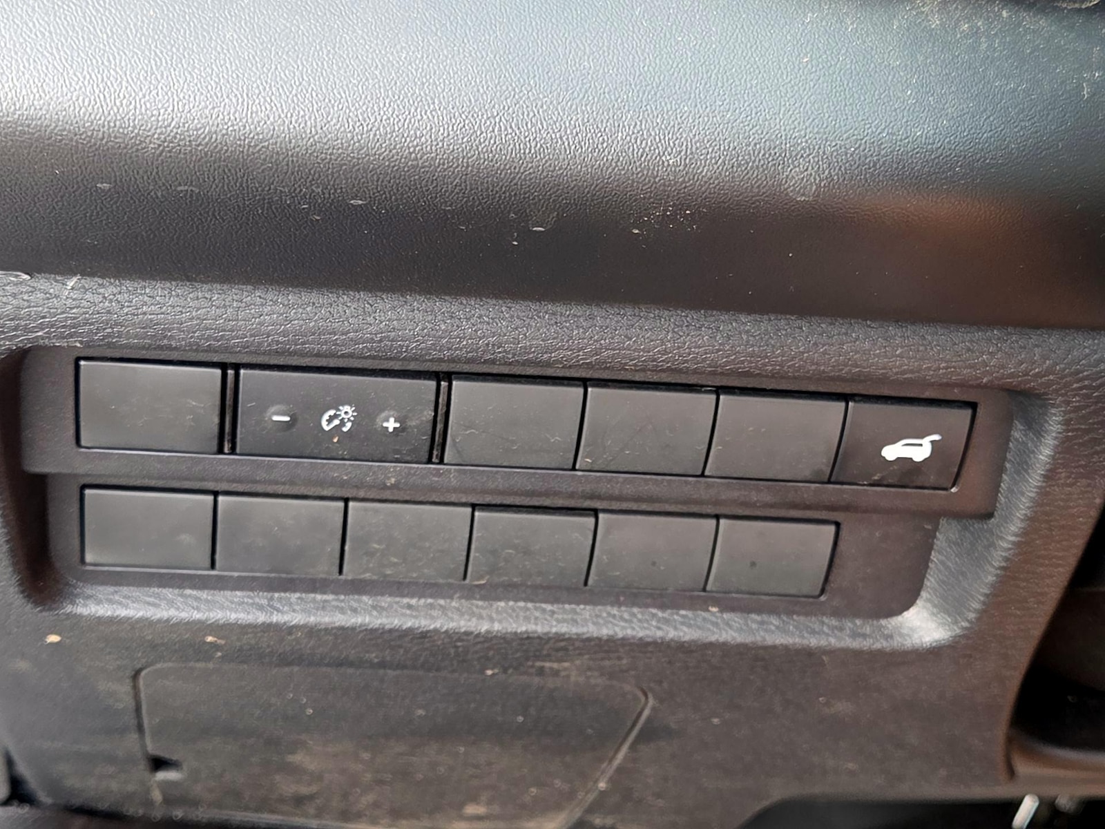 2025 Mitsubishi Outlander SE - Photo 14